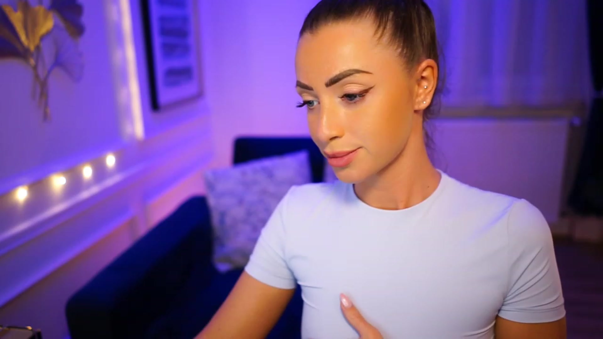 Gallery image thumbnail from emma_ruby's myfreecams stream on, 04/12/2023, 17:59 image 16 of 20