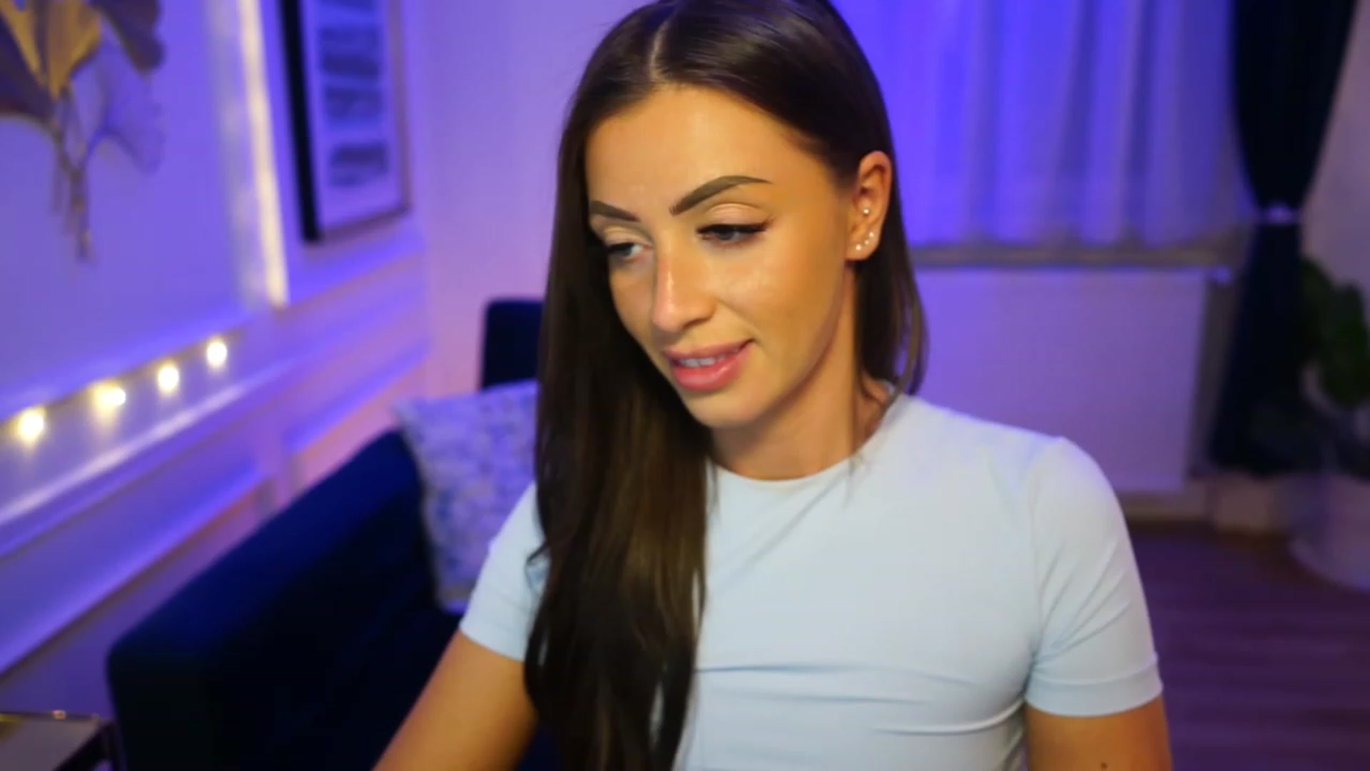 Gallery image thumbnail from emma_ruby's myfreecams stream on, 04/15/2023, 15:41 image 11 of 20