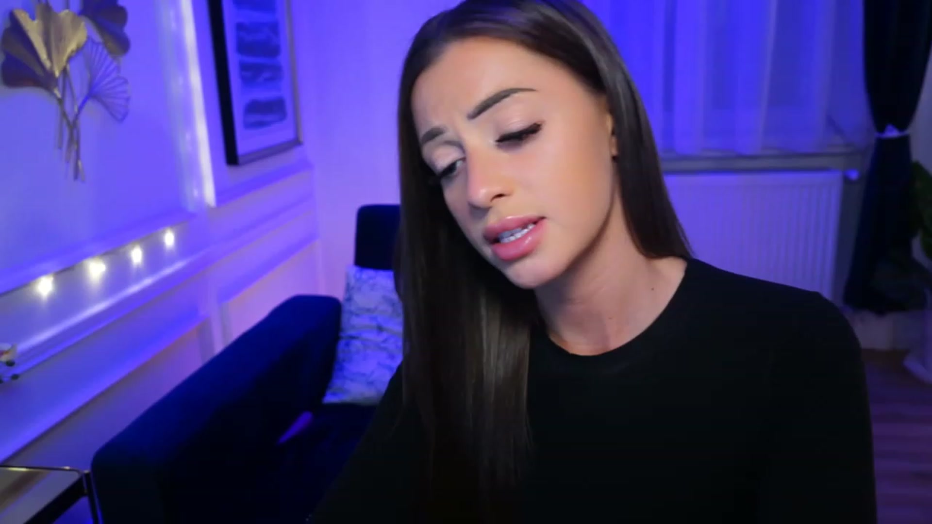 Gallery image thumbnail from emma_ruby's myfreecams stream on, 04/20/2023, 11:12 image 7 of 20