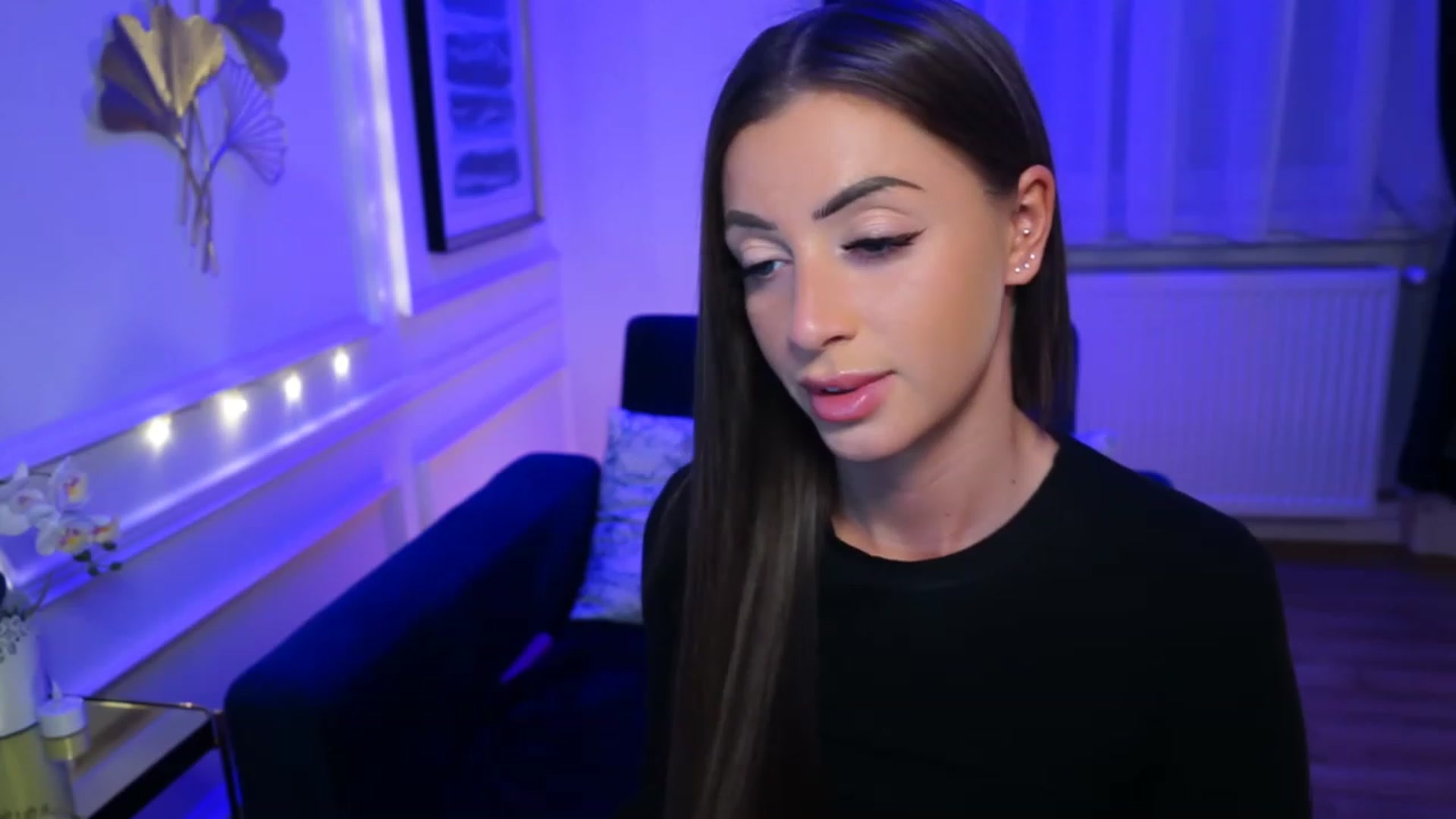 Gallery image thumbnail from emma_ruby's myfreecams stream on, 04/20/2023, 11:12 image 15 of 20