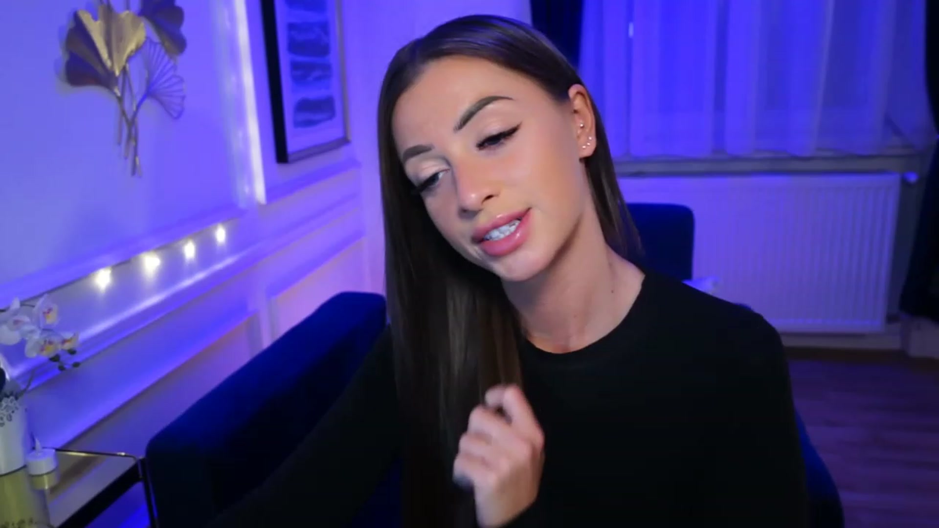 Gallery image thumbnail from emma_ruby's myfreecams stream on, 04/20/2023, 11:12 image 13 of 20