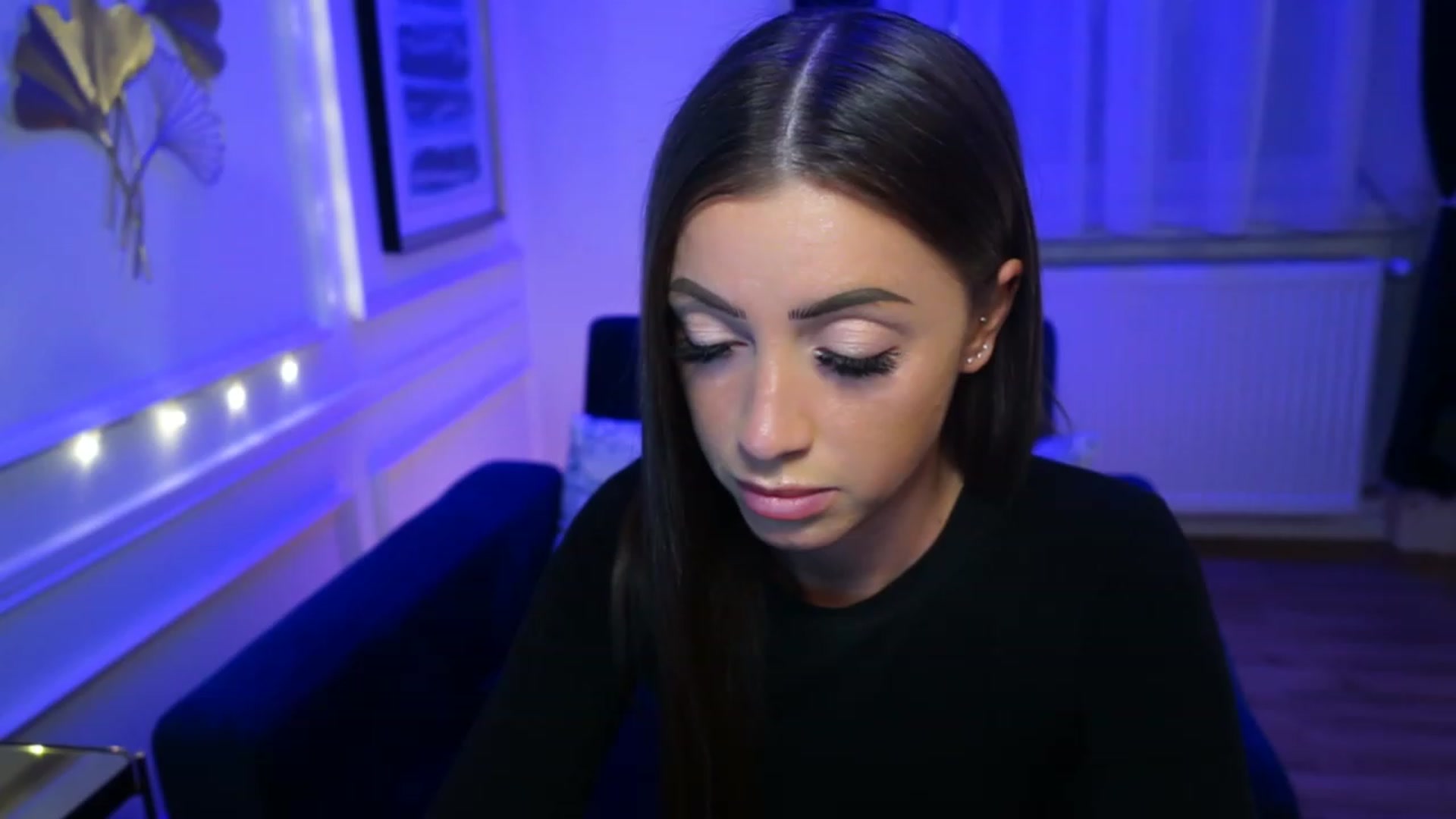 Gallery image thumbnail from emma_ruby's myfreecams stream on, 04/20/2023, 12:52 image 17 of 20