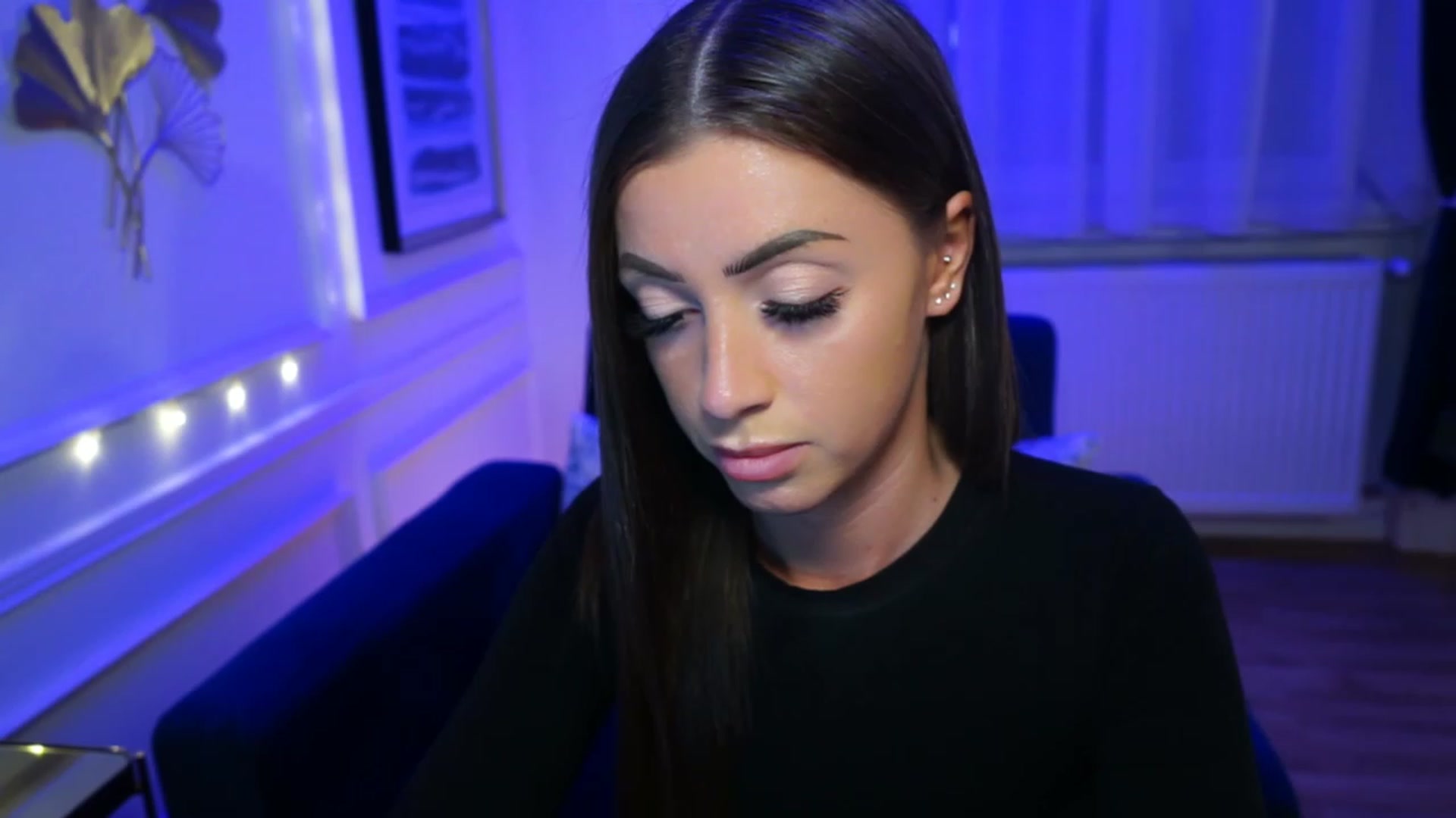 Gallery image thumbnail from emma_ruby's myfreecams stream on, 04/20/2023, 12:52 image 19 of 20