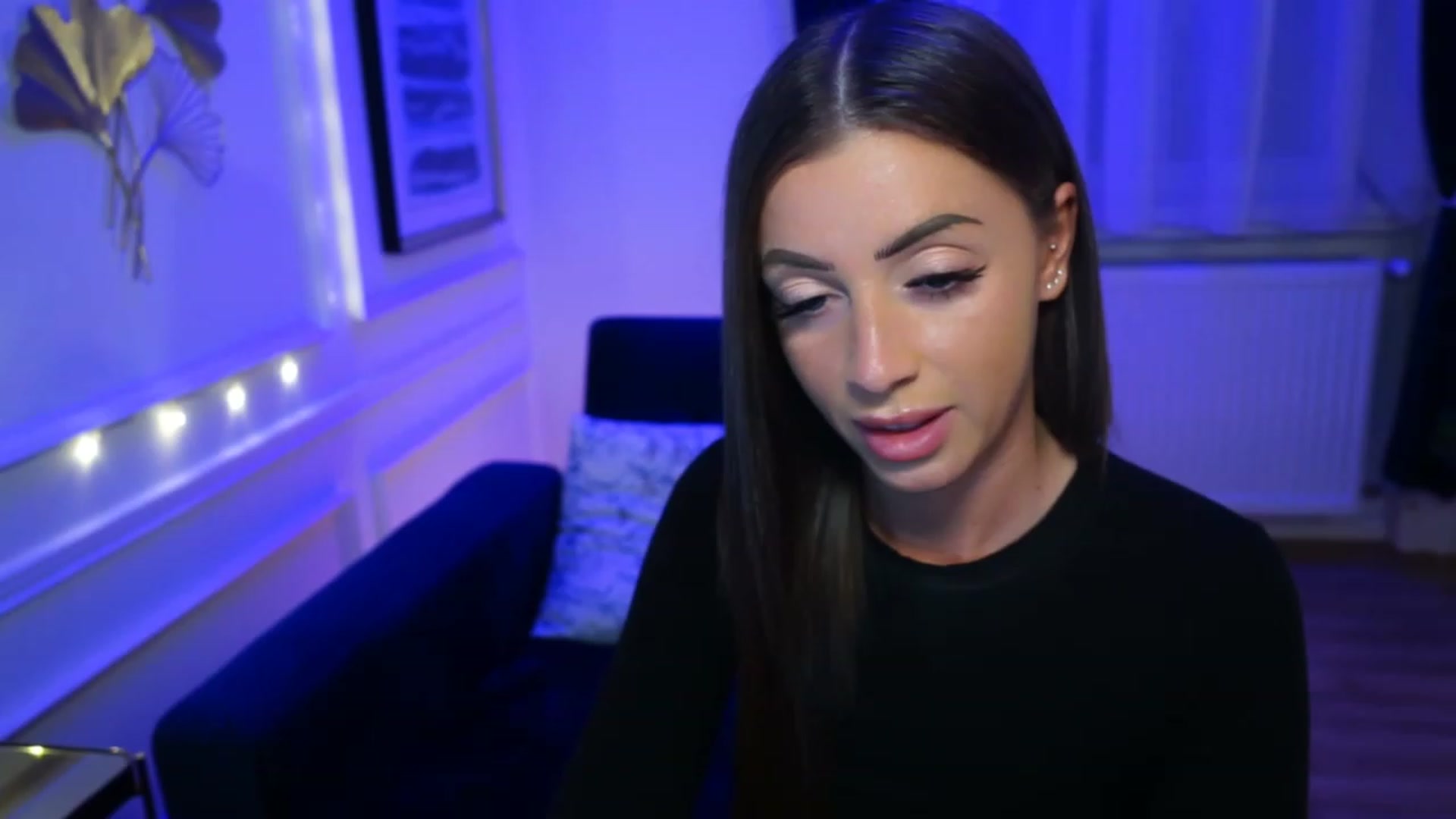 Gallery image thumbnail from emma_ruby's myfreecams stream on, 04/20/2023, 12:52 image 18 of 20