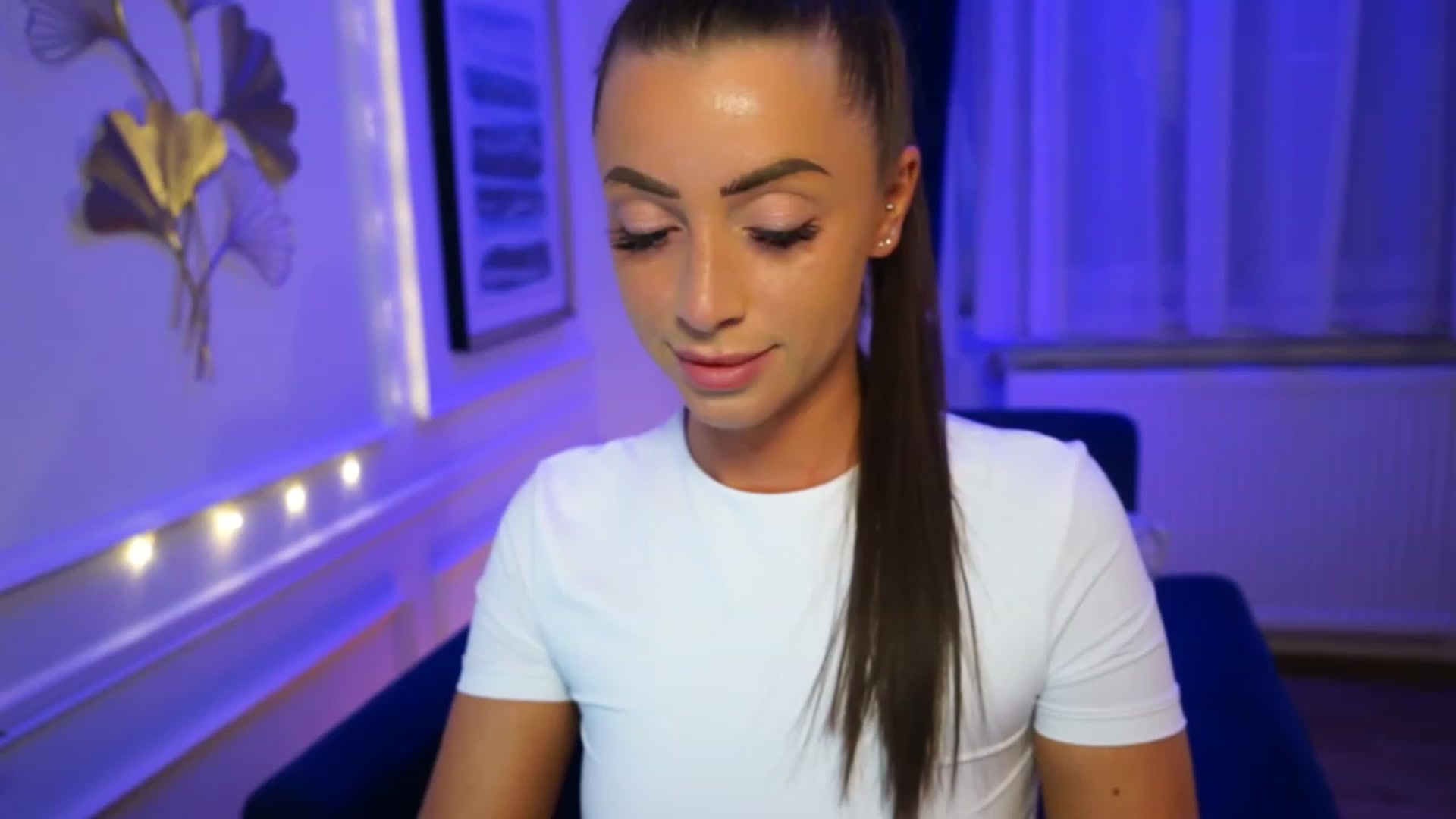 Gallery image thumbnail from emma_ruby's myfreecams stream on, 04/23/2023, 17:01 image 1 of 20