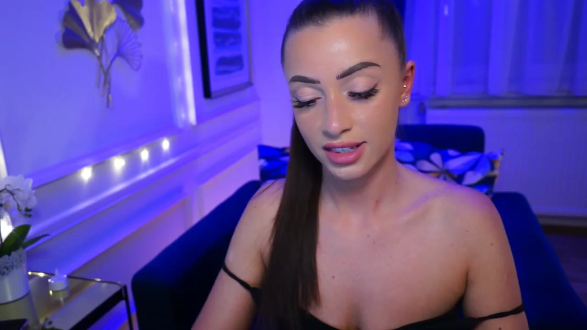 Gallery image thumbnail from emma_ruby's myfreecams stream on, 04/25/2023, 17:08 image 19 of 20