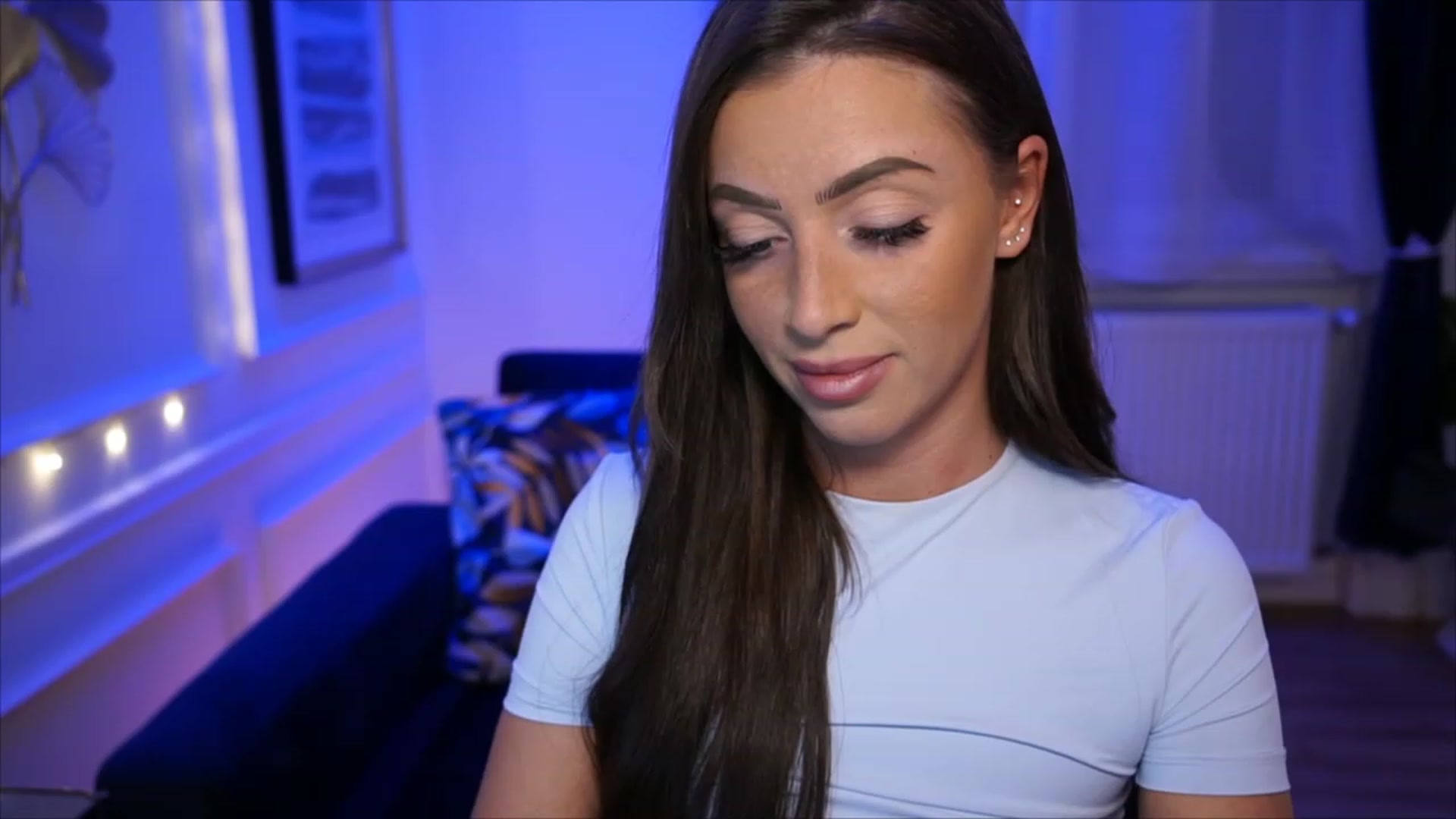 Gallery image thumbnail from emma_ruby's myfreecams stream on, 04/28/2023, 17:03 image 10 of 20