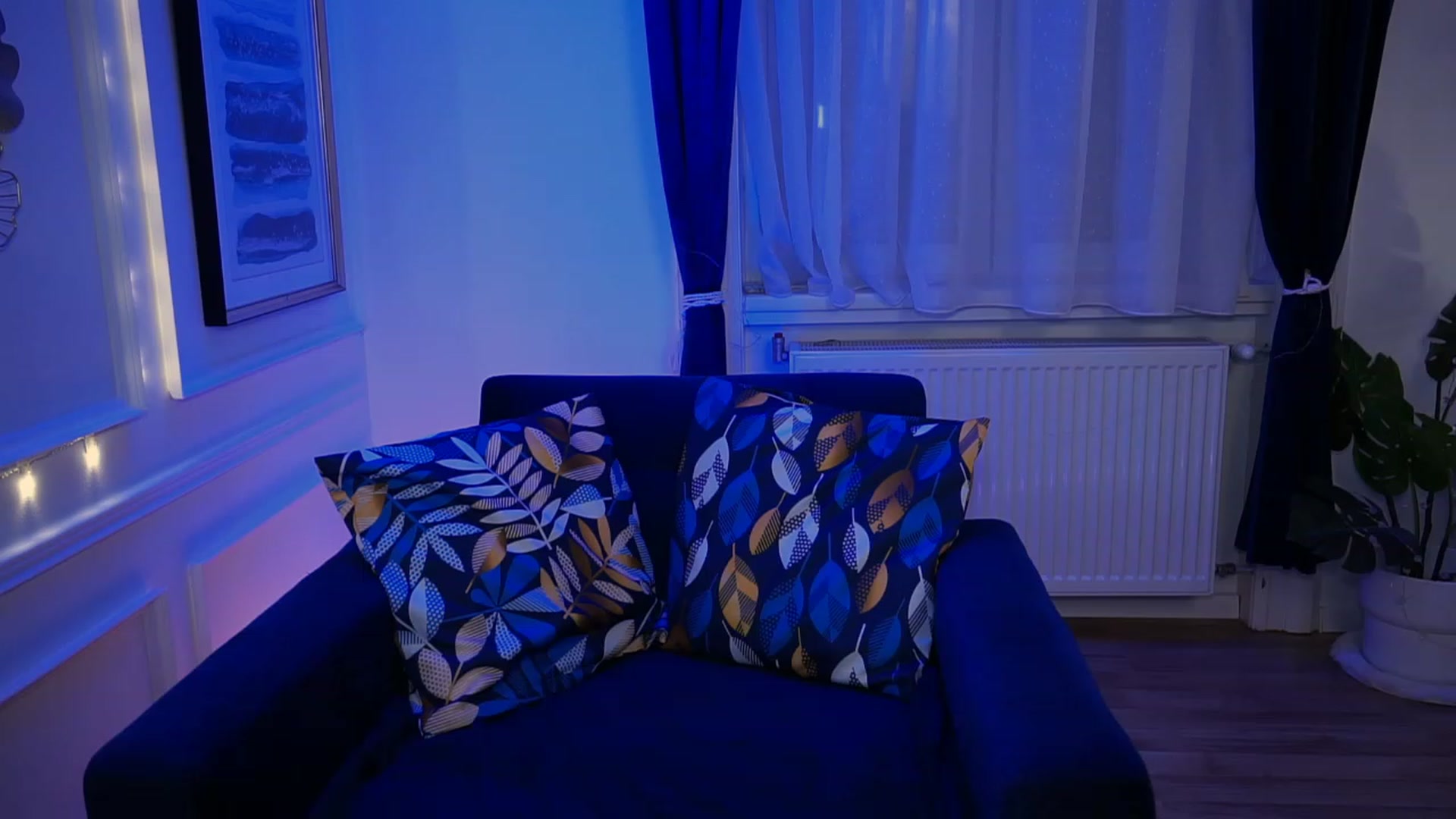 Gallery image thumbnail from emma_ruby's myfreecams stream on, 04/30/2023, 11:44 image 6 of 20