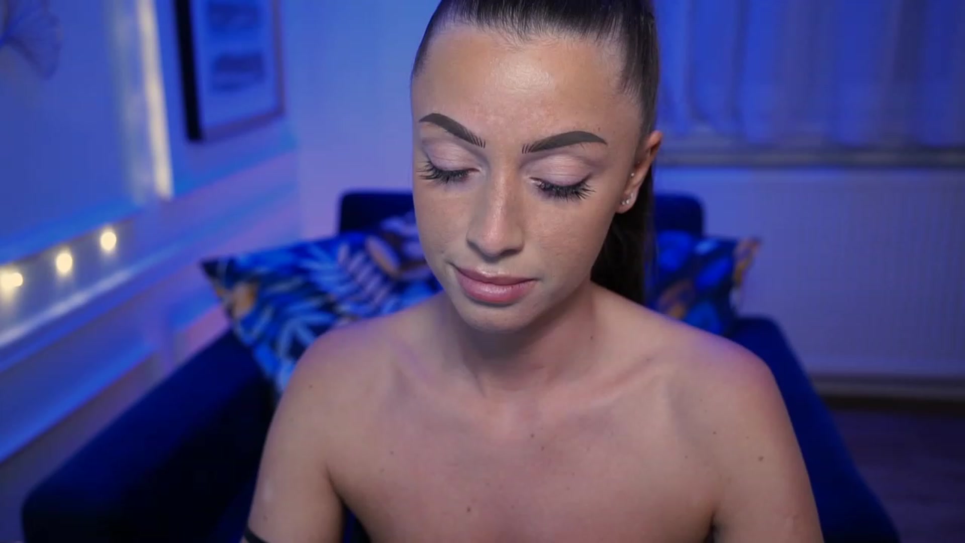 Gallery image thumbnail from emma_ruby's myfreecams stream on, 04/30/2023, 14:22 image 13 of 20