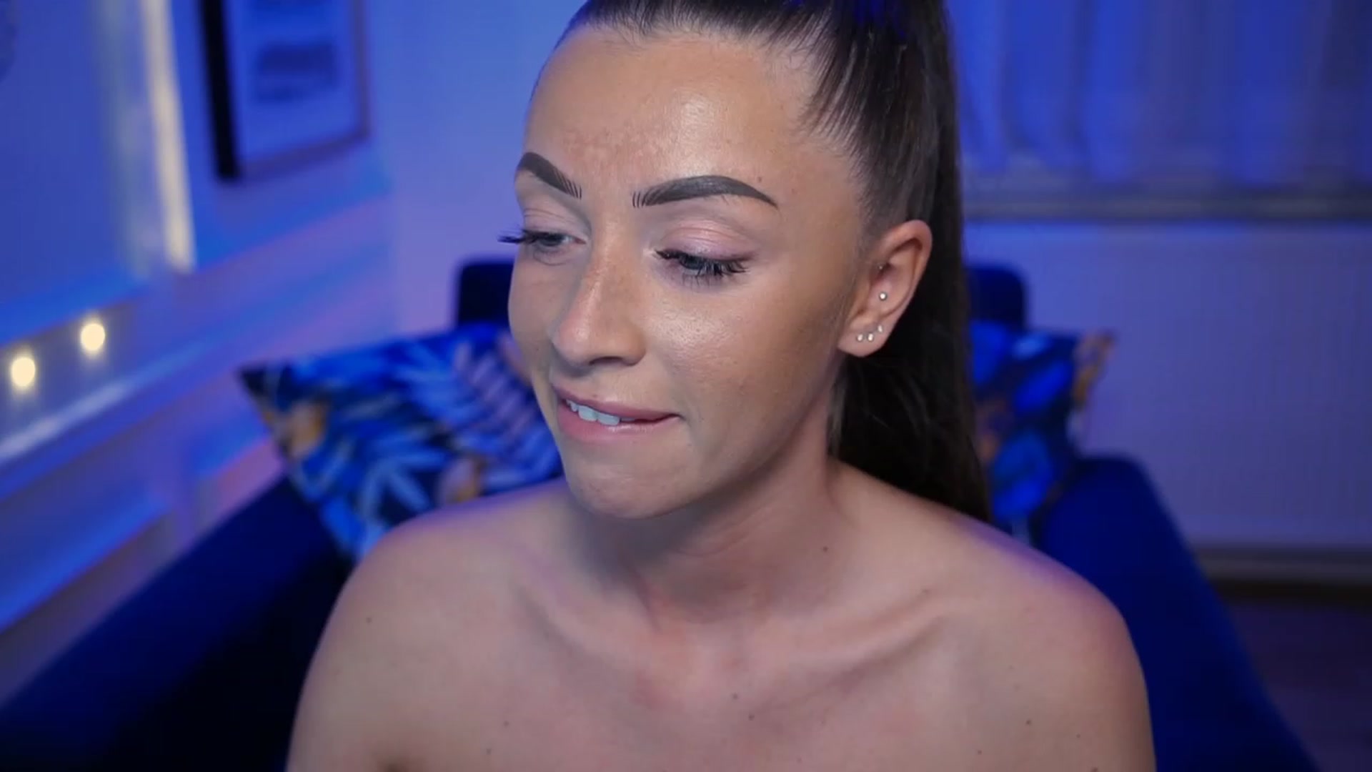 Gallery image thumbnail from emma_ruby's myfreecams stream on, 04/30/2023, 14:22 image 16 of 20