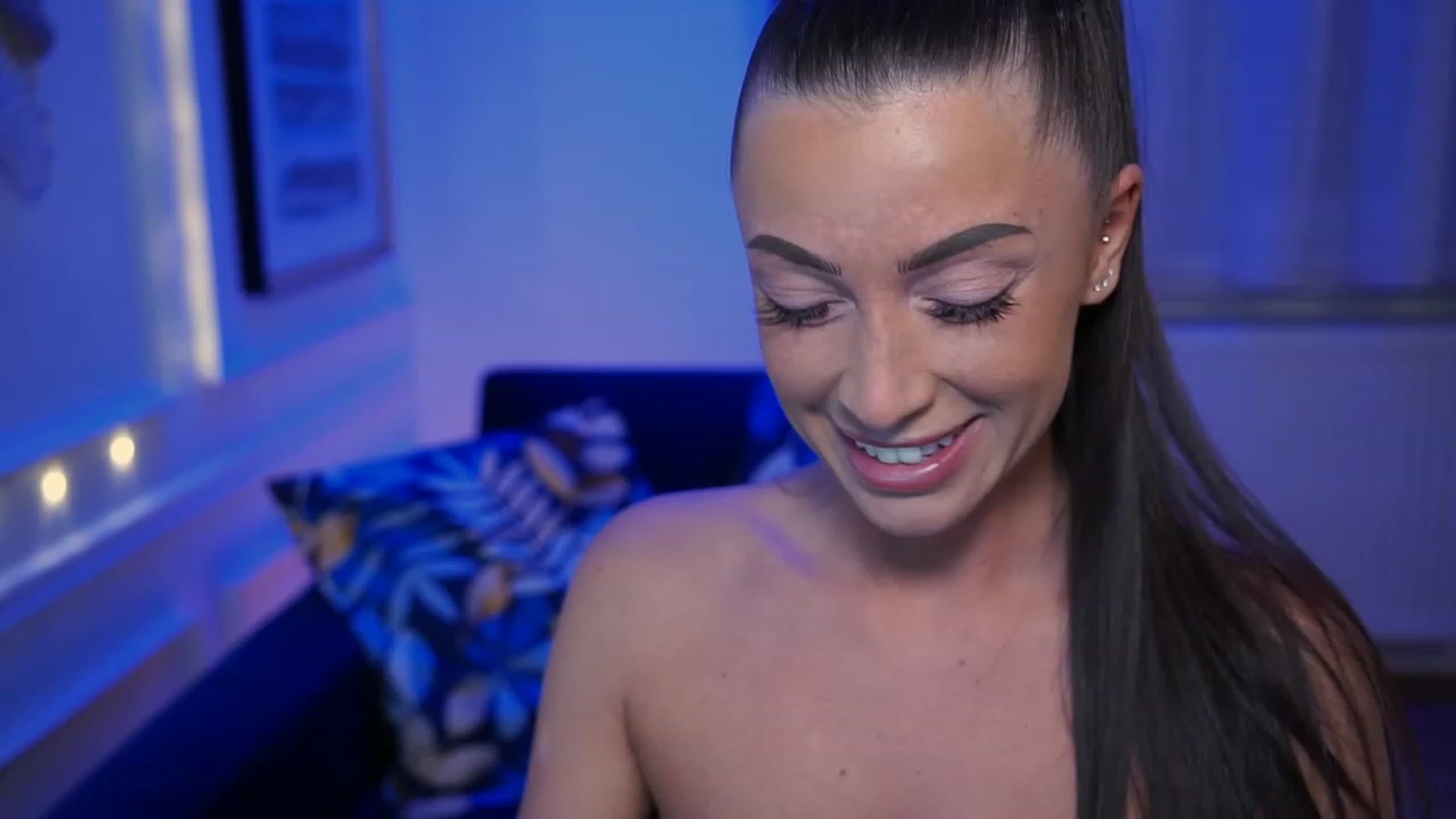 Gallery image thumbnail from emma_ruby's myfreecams stream on, 04/30/2023, 14:22 image 1 of 20