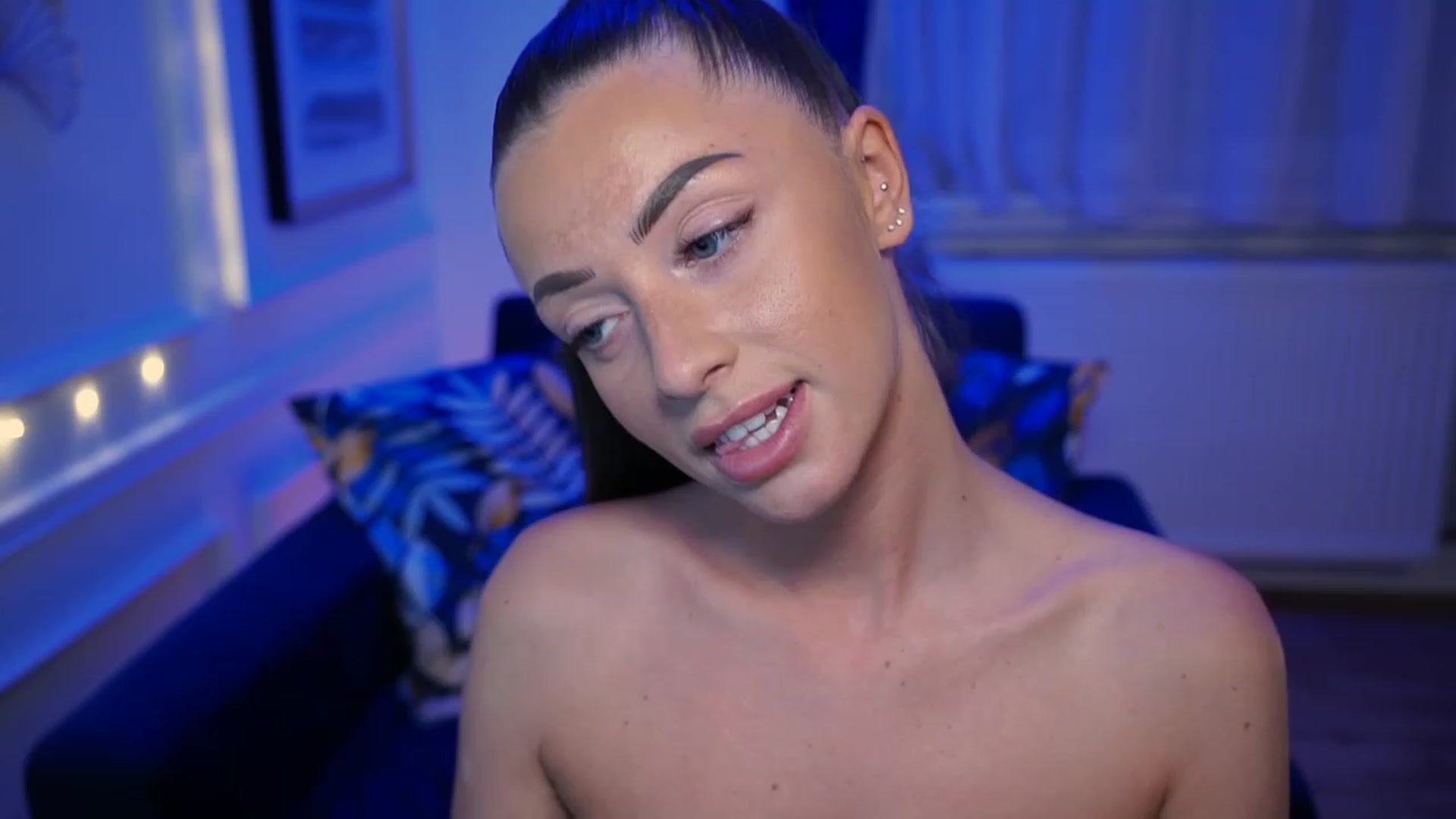 Gallery image thumbnail from emma_ruby's myfreecams stream on, 04/30/2023, 14:22 image 20 of 20