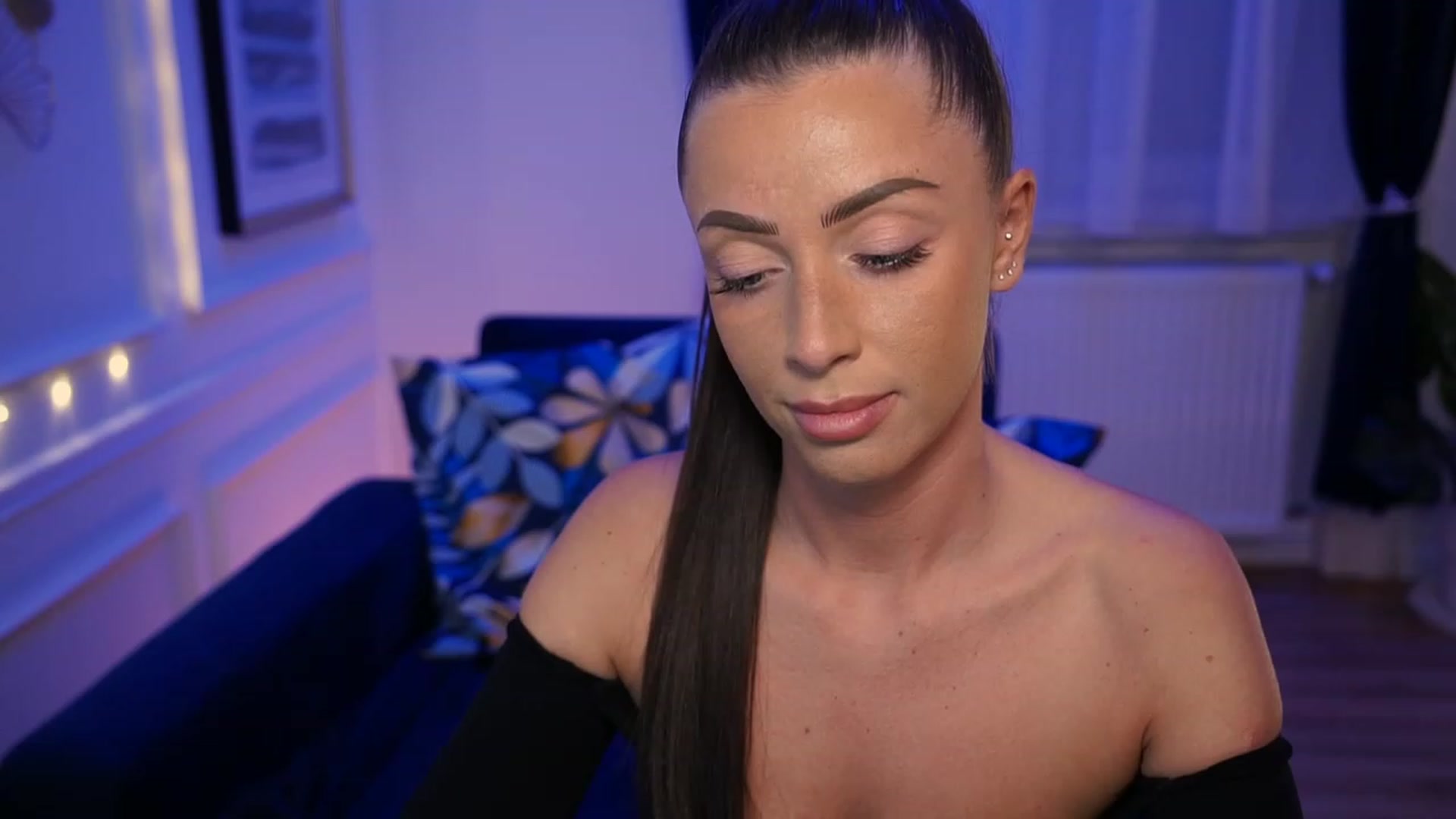 Gallery image thumbnail from emma_ruby's myfreecams stream on, 05/03/2023, 17:48 image 1 of 20