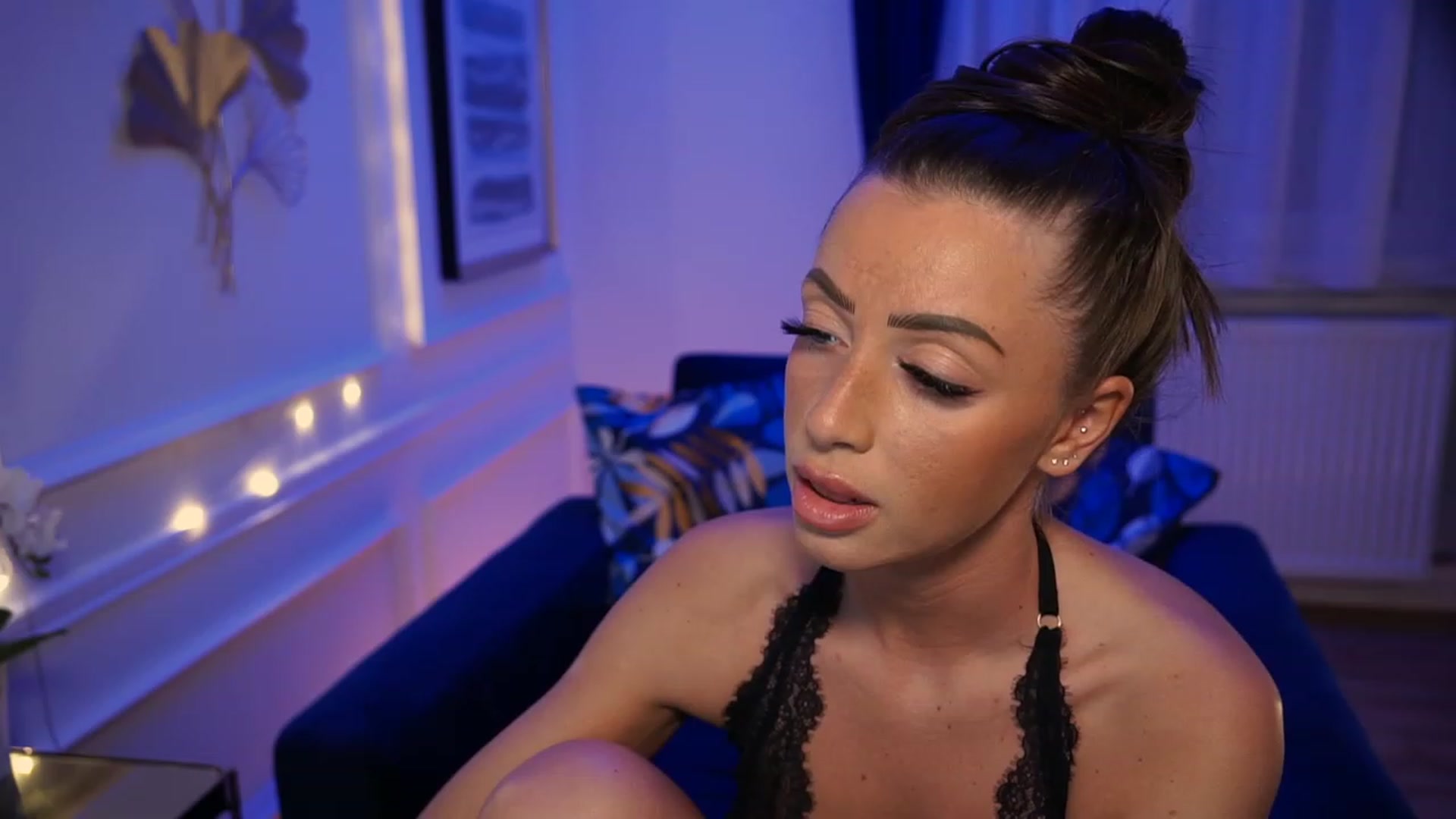 Gallery image thumbnail from emma_ruby's myfreecams stream on, 05/07/2023, 17:58 image 11 of 20