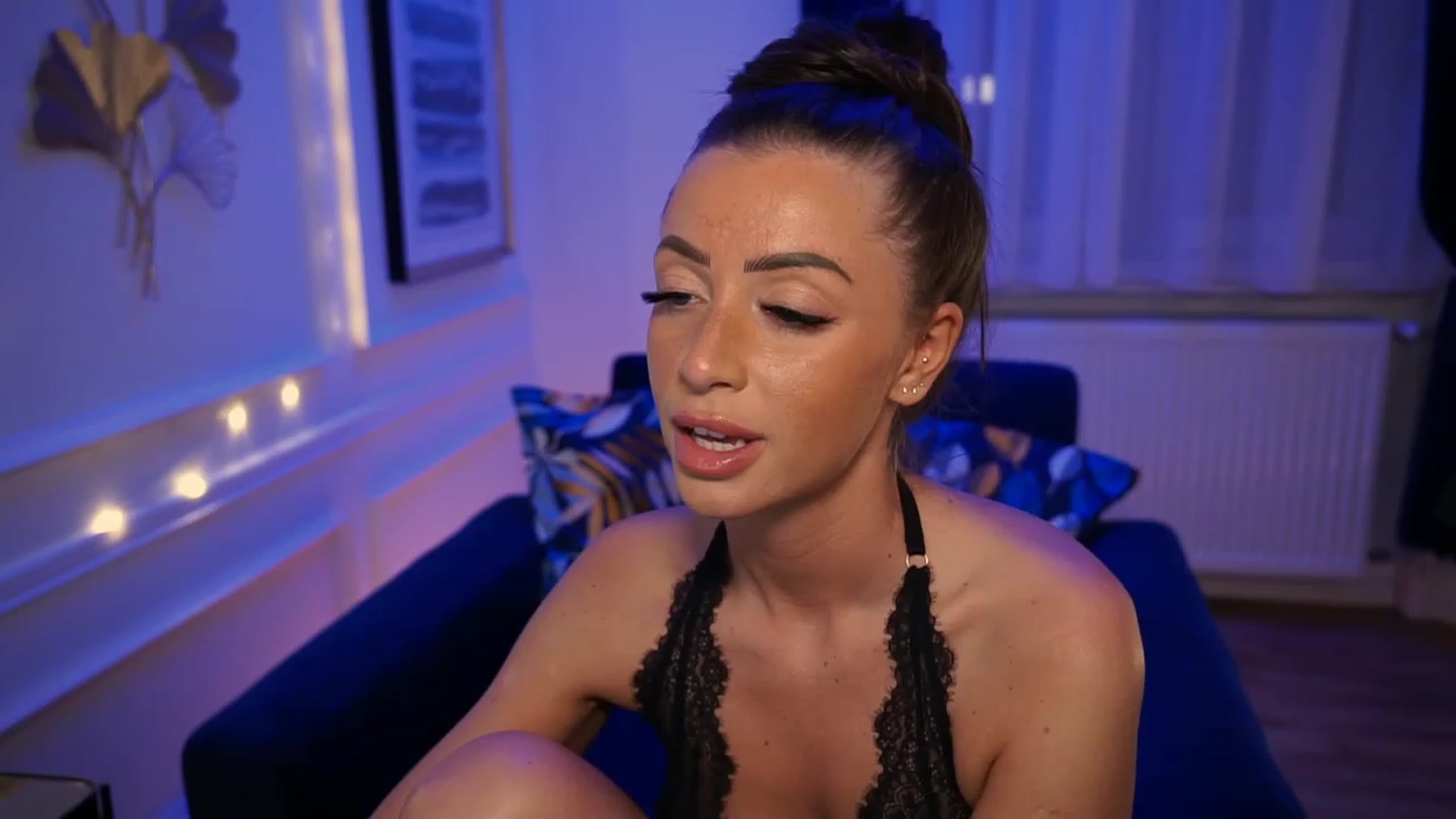 Gallery image thumbnail from emma_ruby's myfreecams stream on, 05/07/2023, 20:42 image 8 of 20