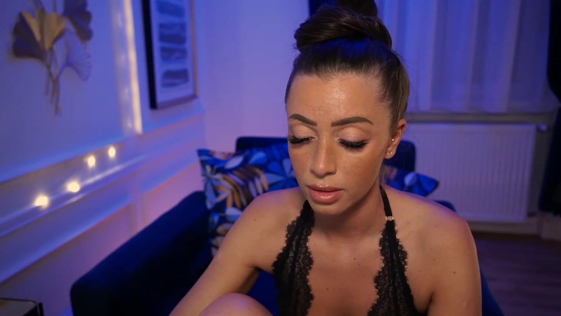 Gallery image thumbnail from emma_ruby's myfreecams stream on, 05/07/2023, 20:42 image 11 of 20