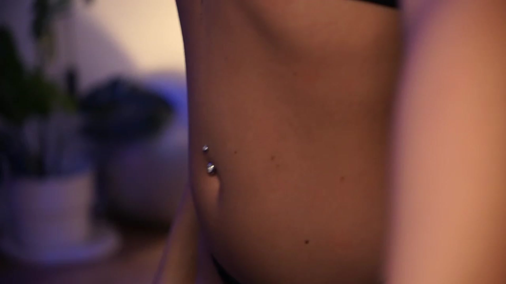 Gallery image thumbnail from emma_ruby's myfreecams stream on, 05/13/2023, 20:13 image 1 of 20