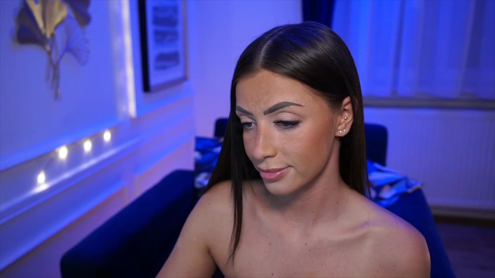 Gallery image thumbnail from emma_ruby's myfreecams stream on, 05/14/2023, 17:22 image 17 of 20