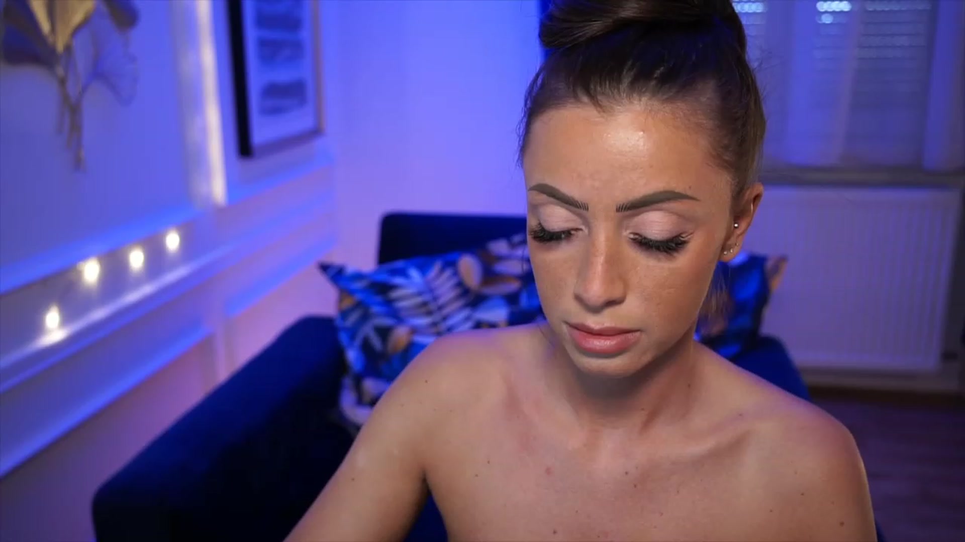 Gallery image thumbnail from emma_ruby's myfreecams stream on, 05/15/2023, 14:54 image 9 of 20