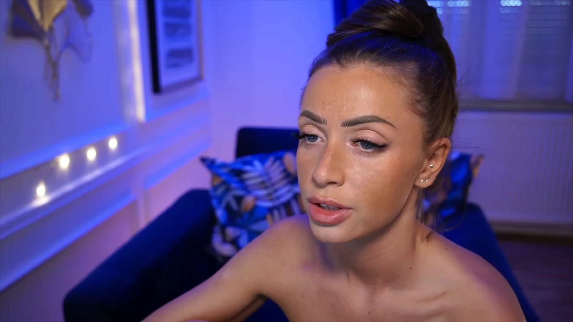 Gallery image thumbnail from emma_ruby's myfreecams stream on, 05/15/2023, 14:54 image 11 of 20