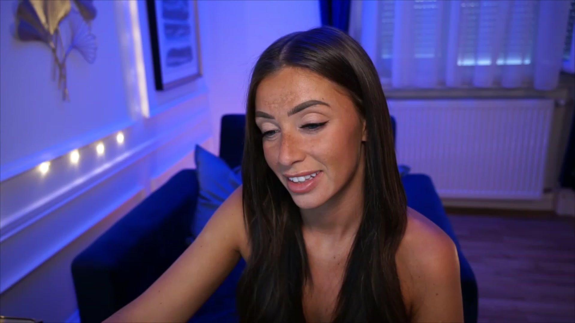 Gallery image thumbnail from emma_ruby's myfreecams stream on, 05/27/2023, 18:08 image 10 of 20