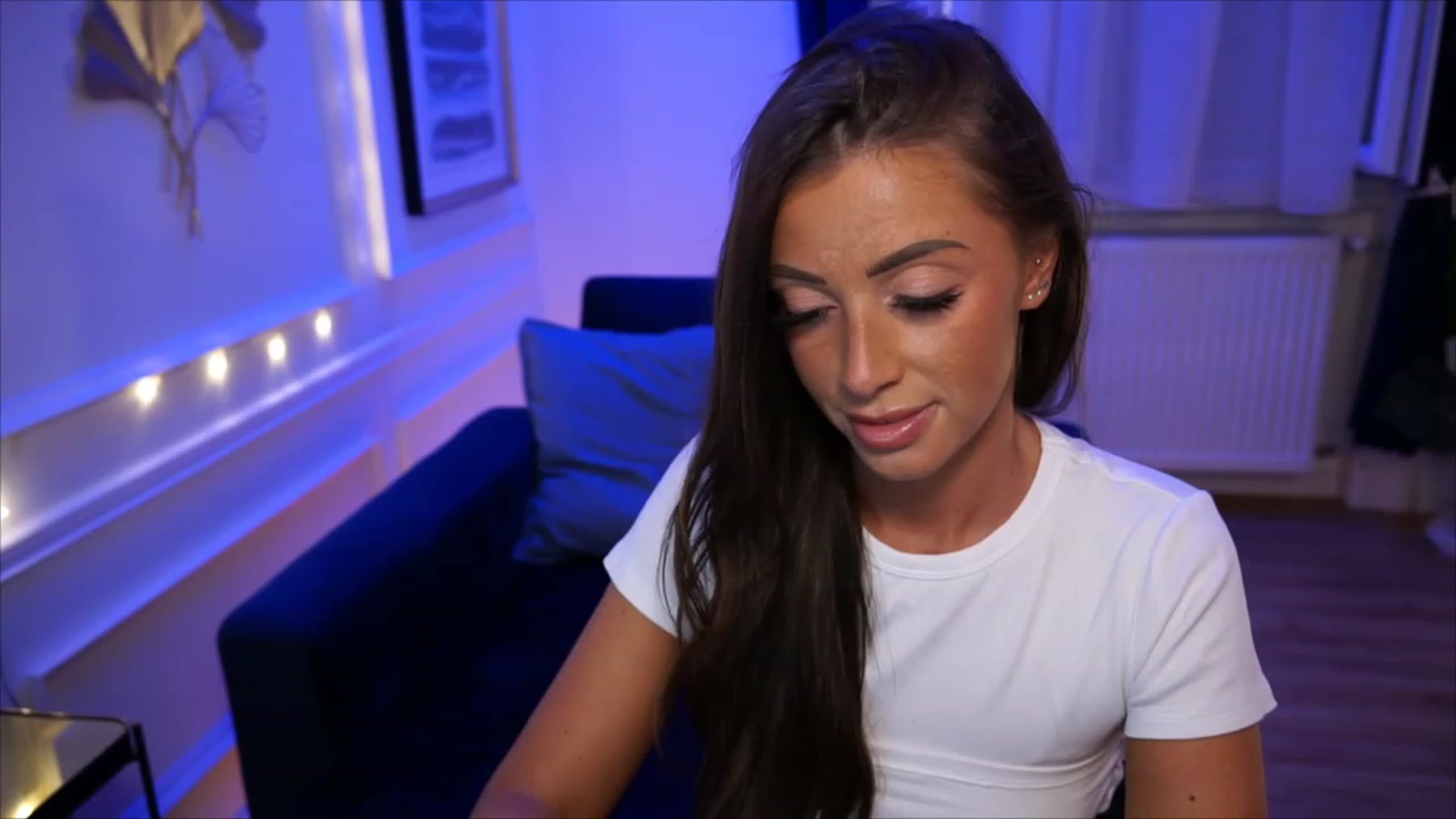 Gallery image thumbnail from emma_ruby's myfreecams stream on, 05/30/2023, 20:29 image 18 of 20