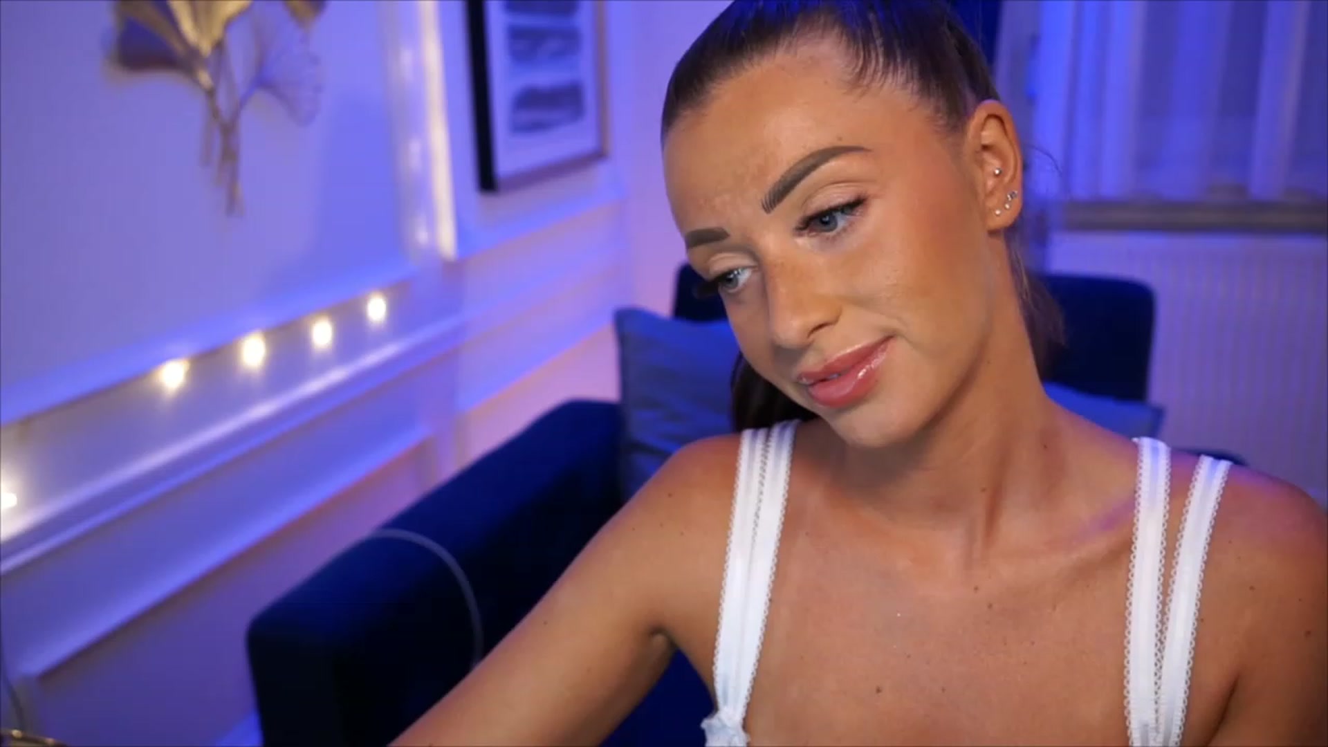 Gallery image thumbnail from emma_ruby's myfreecams stream on, 05/31/2023, 19:10 image 11 of 20