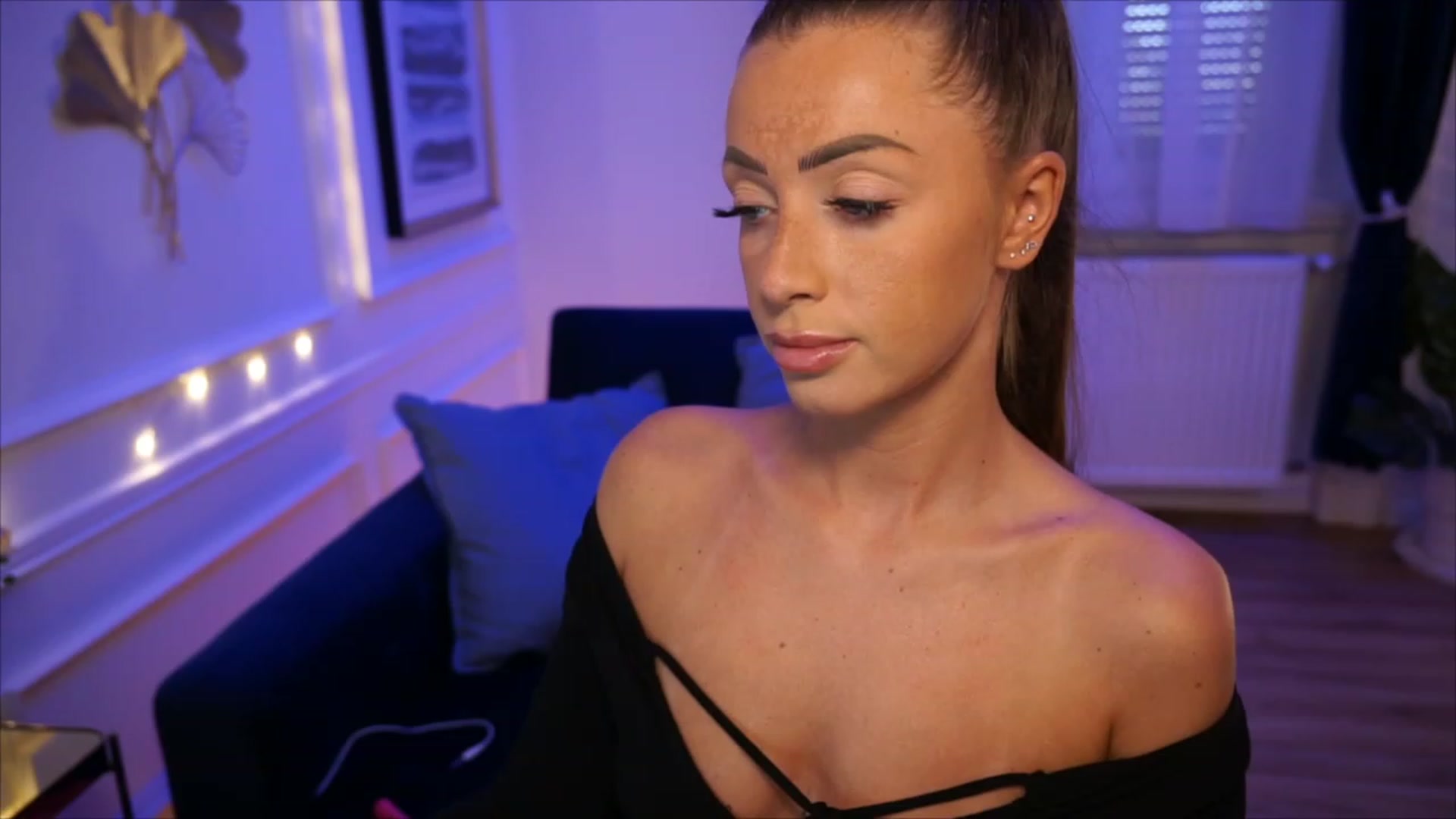 Gallery image thumbnail from emma_ruby's myfreecams stream on, 06/04/2023, 13:10 image 7 of 20
