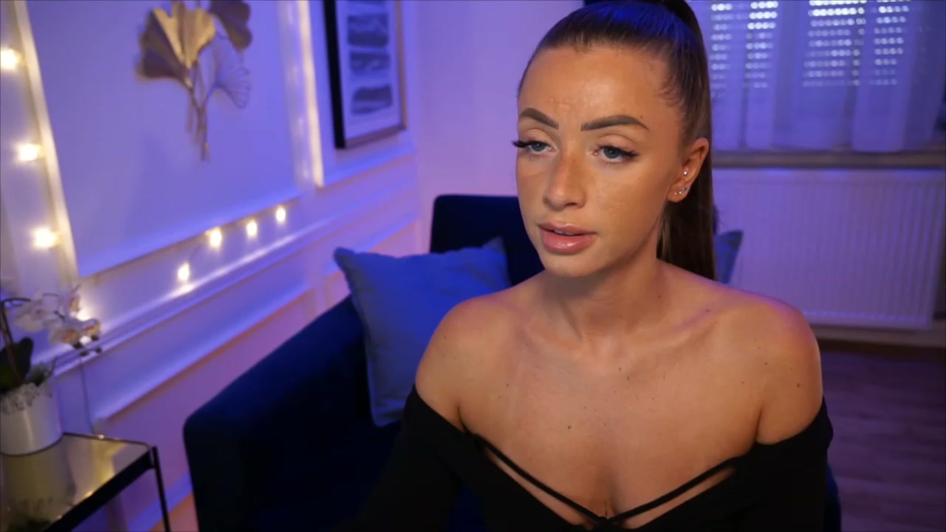 Gallery image thumbnail from emma_ruby's myfreecams stream on, 06/04/2023, 14:34 image 15 of 20