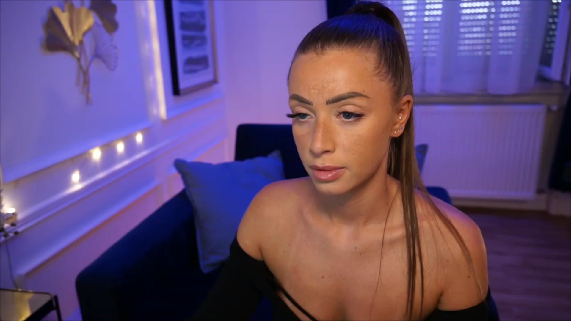 Gallery image thumbnail from emma_ruby's myfreecams stream on, 06/04/2023, 14:34 image 5 of 20