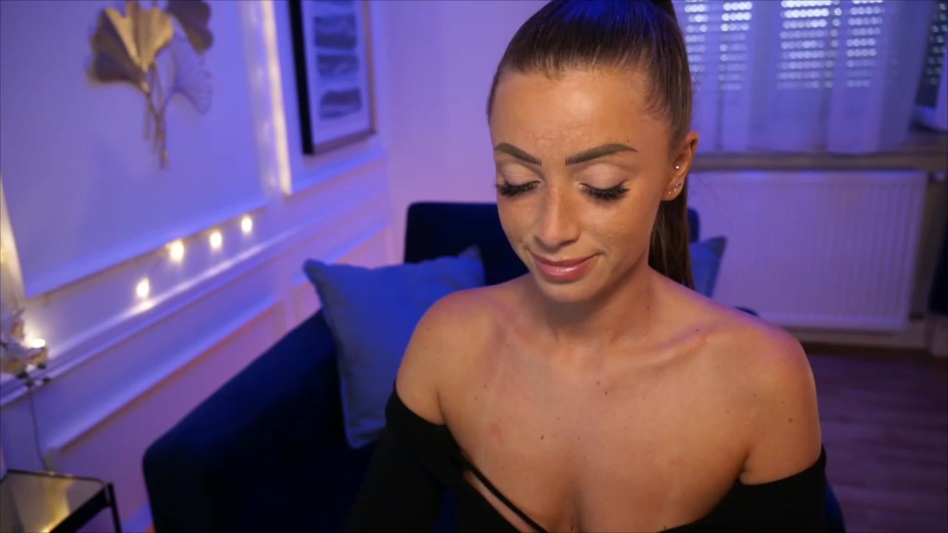 Gallery image thumbnail from emma_ruby's myfreecams stream on, 06/04/2023, 14:34 image 4 of 20