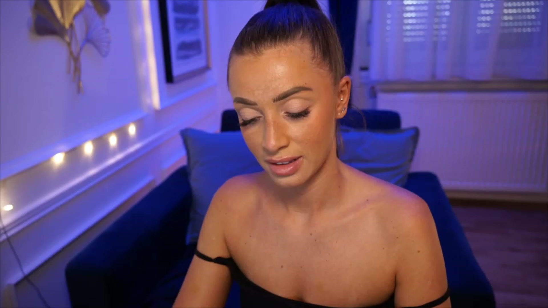 Gallery image thumbnail from emma_ruby's myfreecams stream on, 06/07/2023, 17:01 image 17 of 20