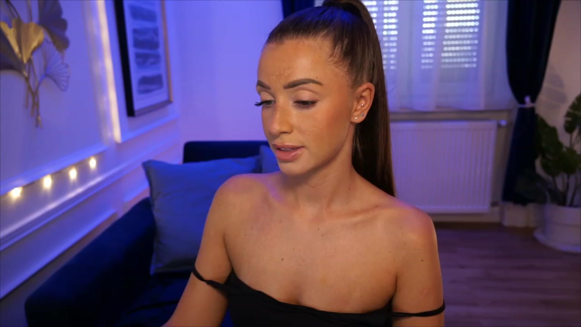 Gallery image thumbnail from emma_ruby's myfreecams stream on, 06/07/2023, 17:01 image 2 of 20