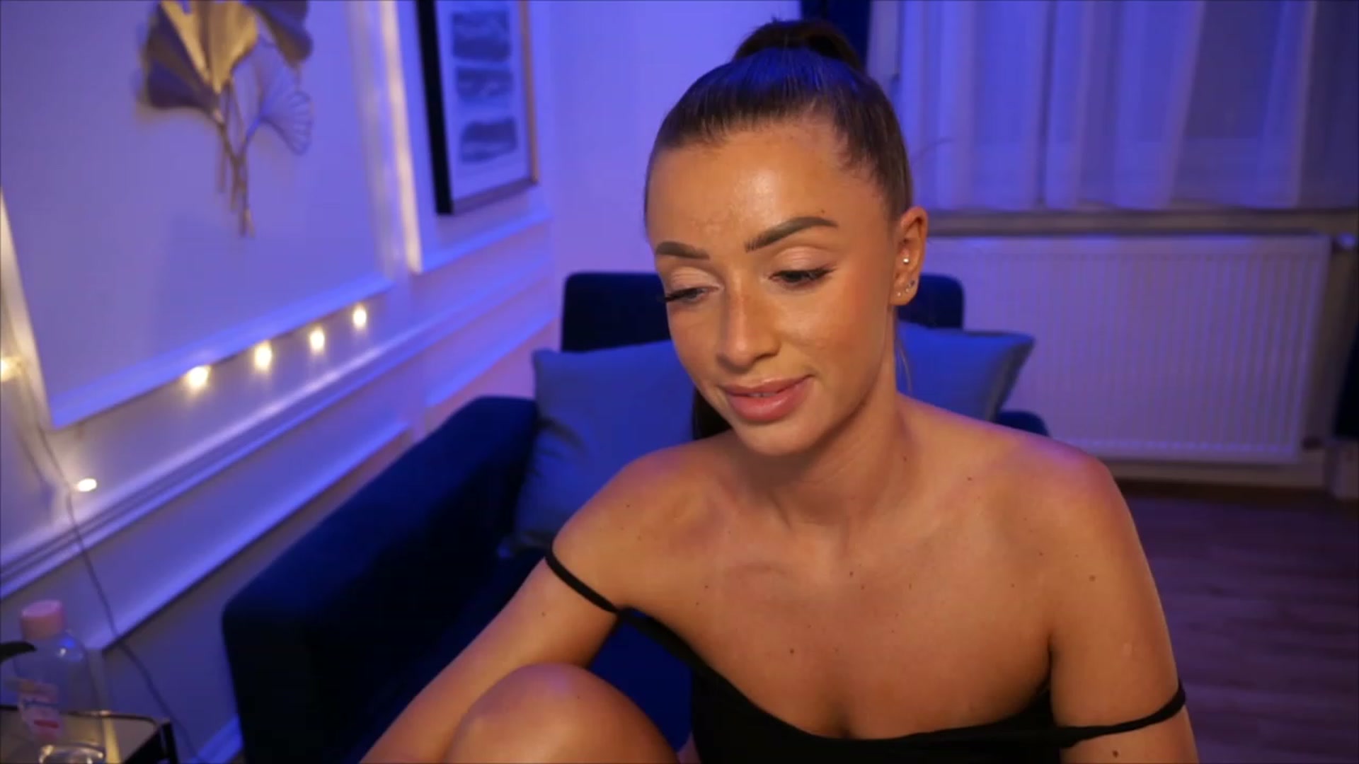 Gallery image thumbnail from emma_ruby's myfreecams stream on, 06/07/2023, 20:13 image 12 of 20