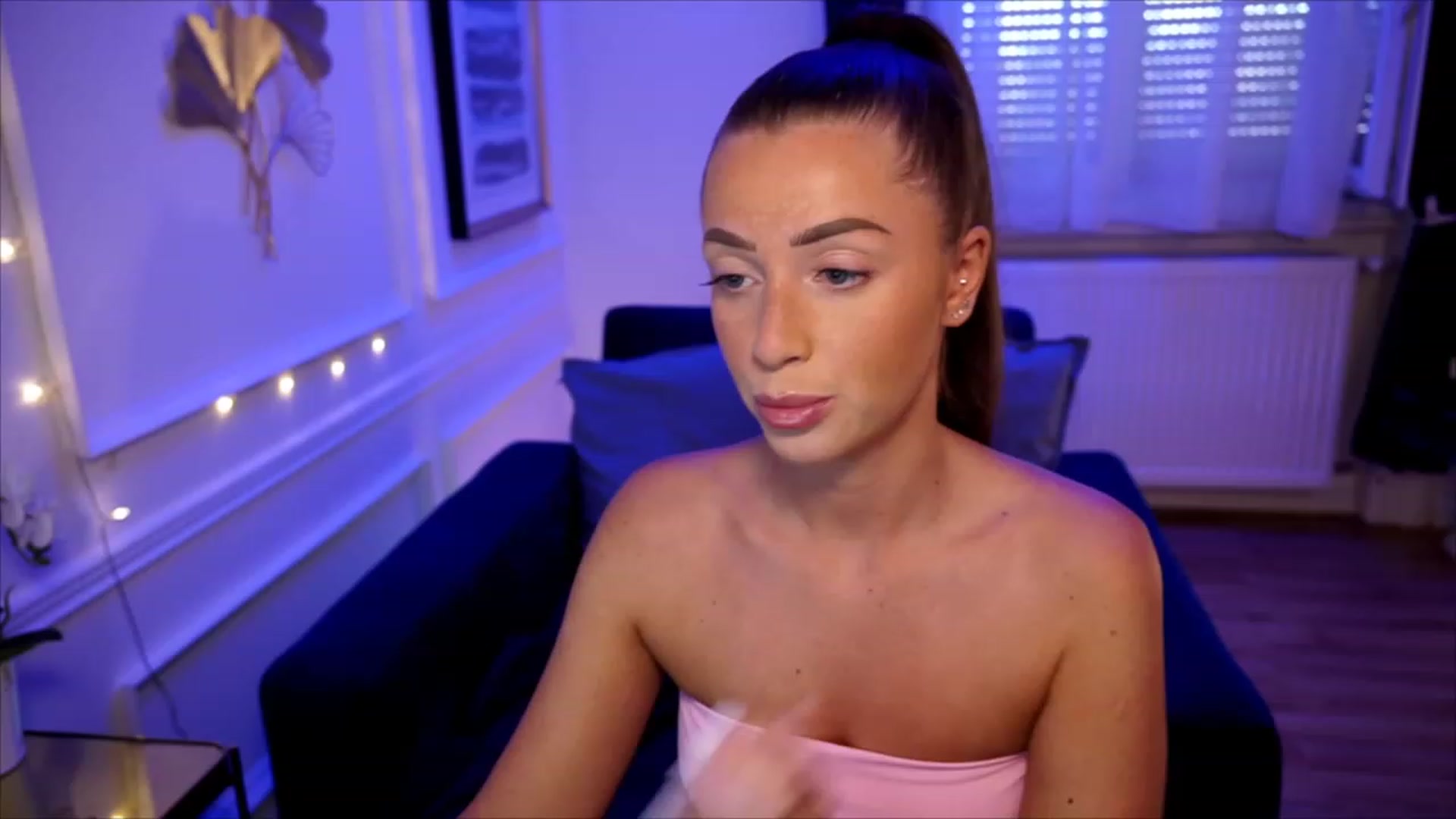 Gallery image thumbnail from emma_ruby's myfreecams stream on, 06/14/2023, 12:32 image 2 of 20