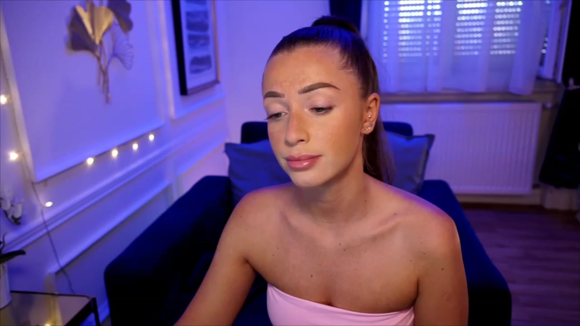Gallery image thumbnail from emma_ruby's myfreecams stream on, 06/14/2023, 12:32 image 1 of 20