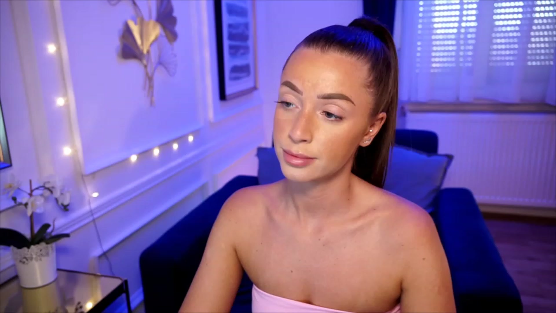 Gallery image thumbnail from emma_ruby's myfreecams stream on, 06/14/2023, 12:32 image 20 of 20