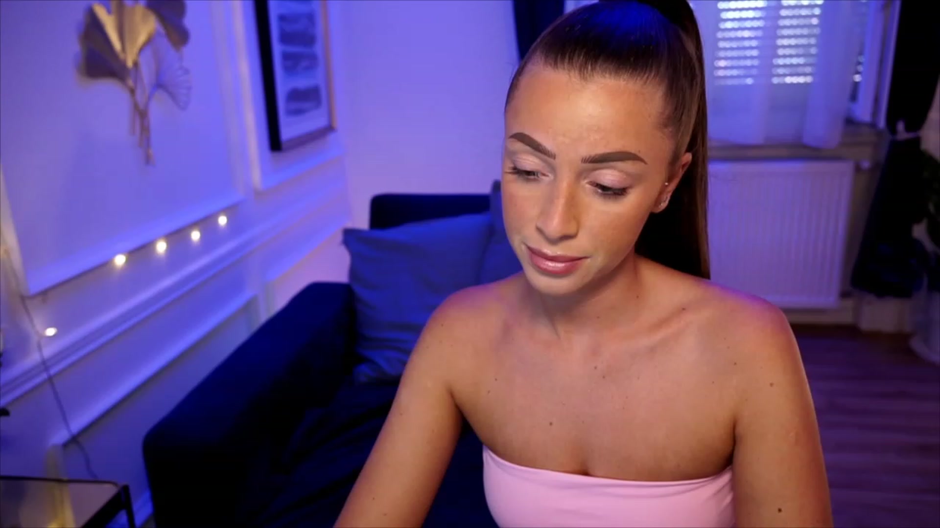Gallery image thumbnail from emma_ruby's myfreecams stream on, 06/14/2023, 12:32 image 7 of 20