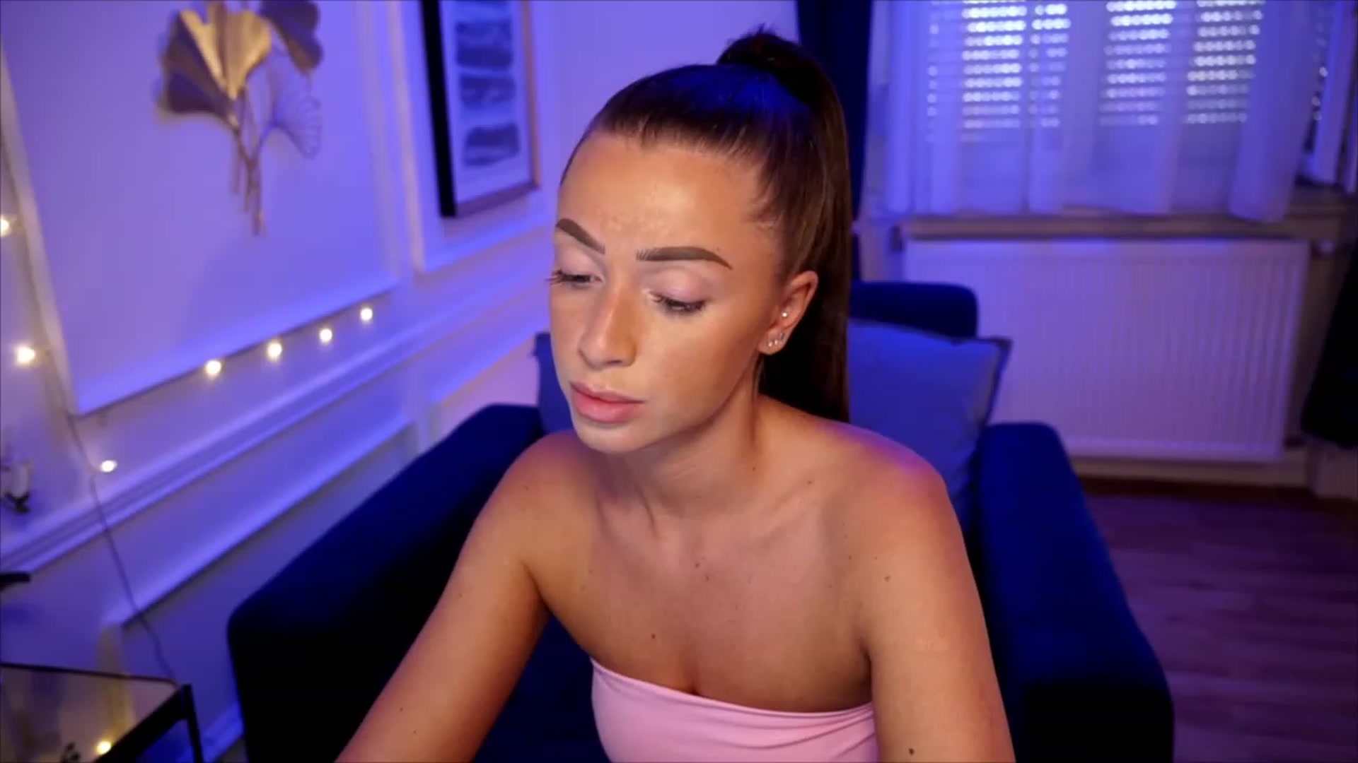 Gallery image thumbnail from emma_ruby's myfreecams stream on, 06/14/2023, 13:31 image 12 of 20