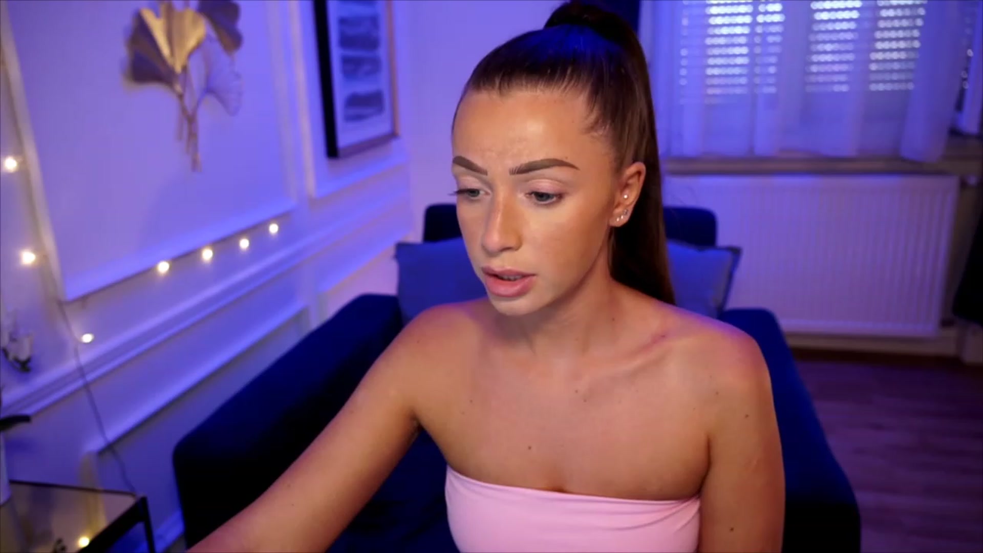 Gallery image thumbnail from emma_ruby's myfreecams stream on, 06/14/2023, 13:31 image 15 of 20