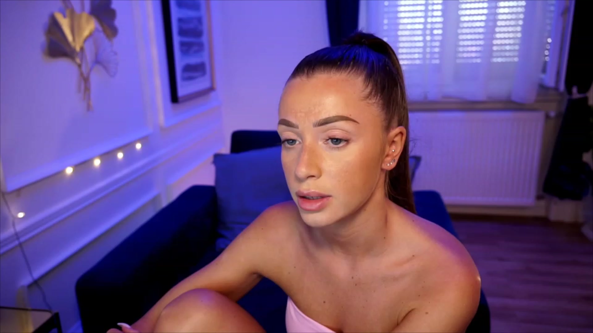 Gallery image thumbnail from emma_ruby's myfreecams stream on, 06/14/2023, 13:31 image 1 of 20