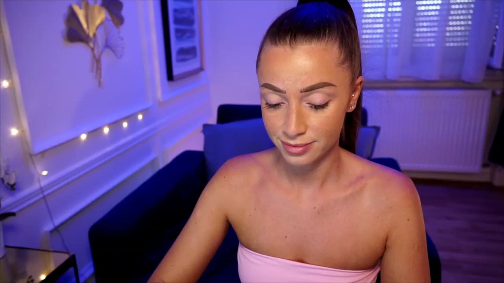 Gallery image thumbnail from emma_ruby's myfreecams stream on, 06/14/2023, 13:31 image 16 of 20