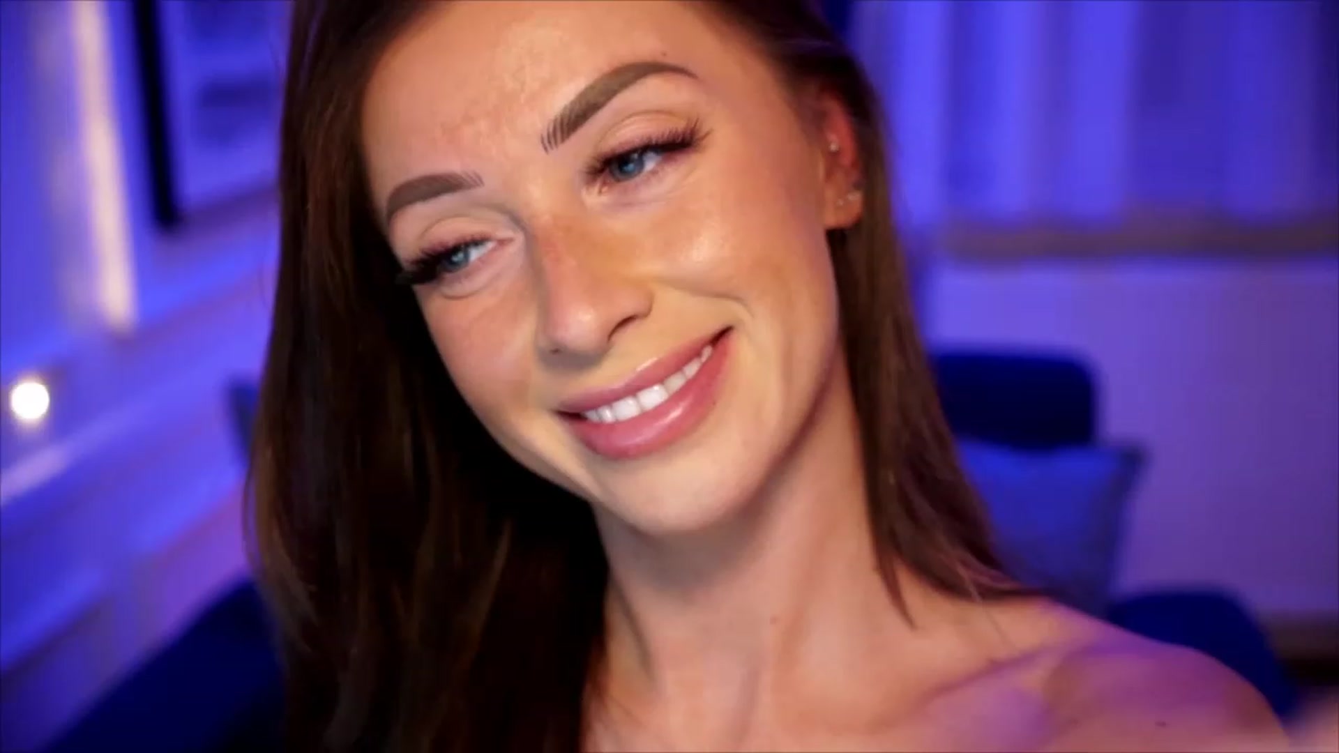 Gallery image thumbnail from emma_ruby's myfreecams stream on, 06/16/2023, 19:33 image 19 of 20