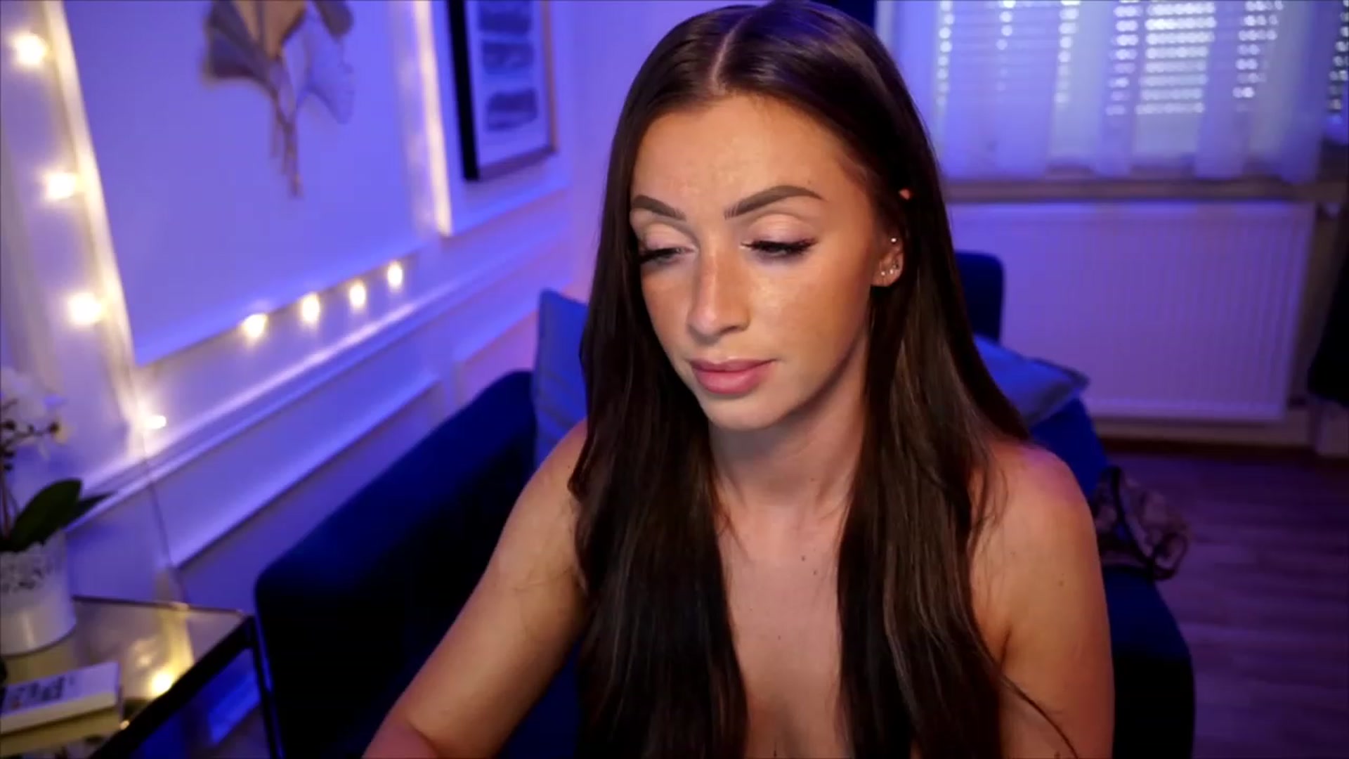 Gallery image thumbnail from emma_ruby's myfreecams stream on, 06/17/2023, 14:28 image 14 of 20