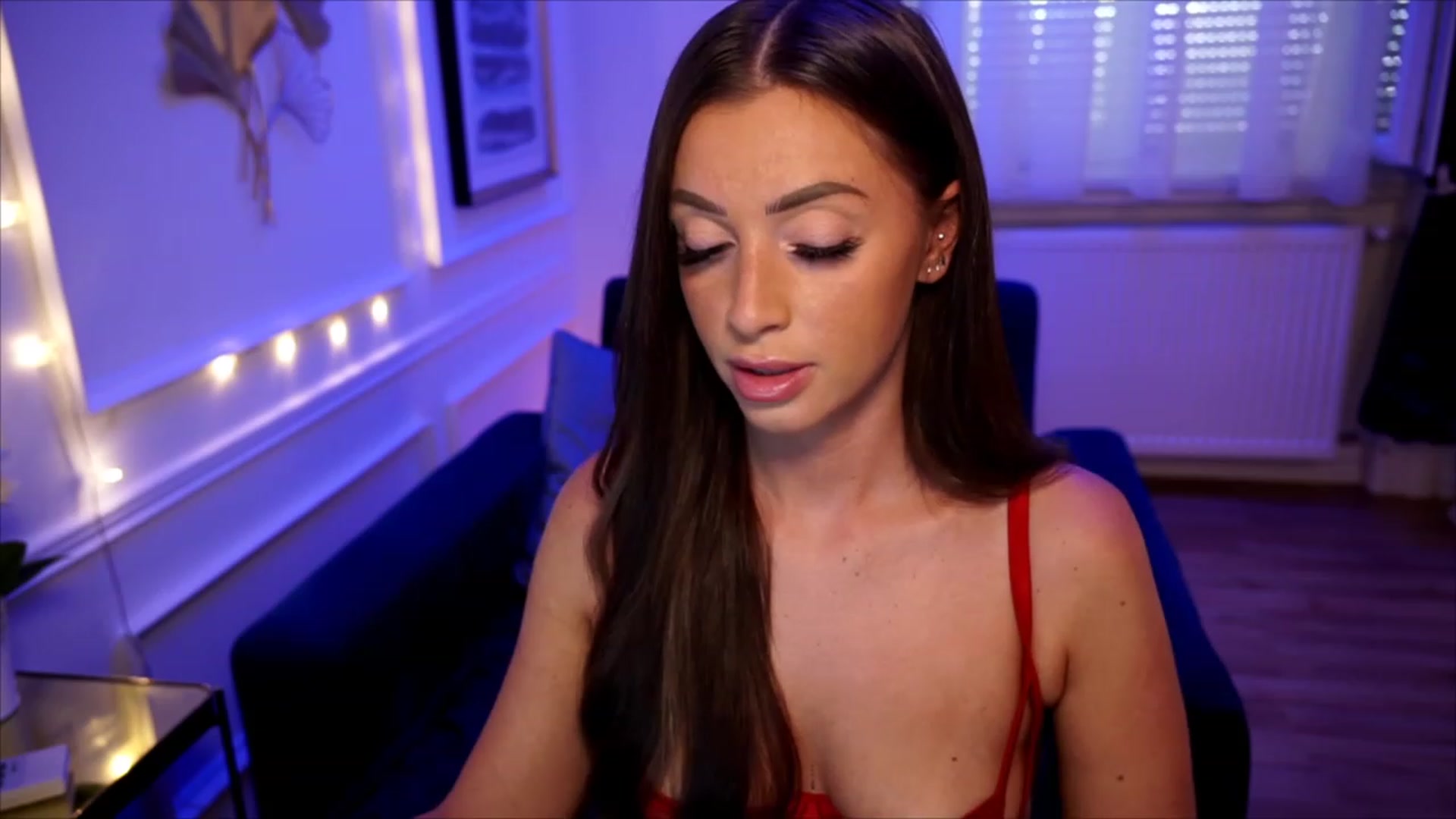 Gallery image thumbnail from emma_ruby's myfreecams stream on, 06/17/2023, 17:16 image 4 of 20