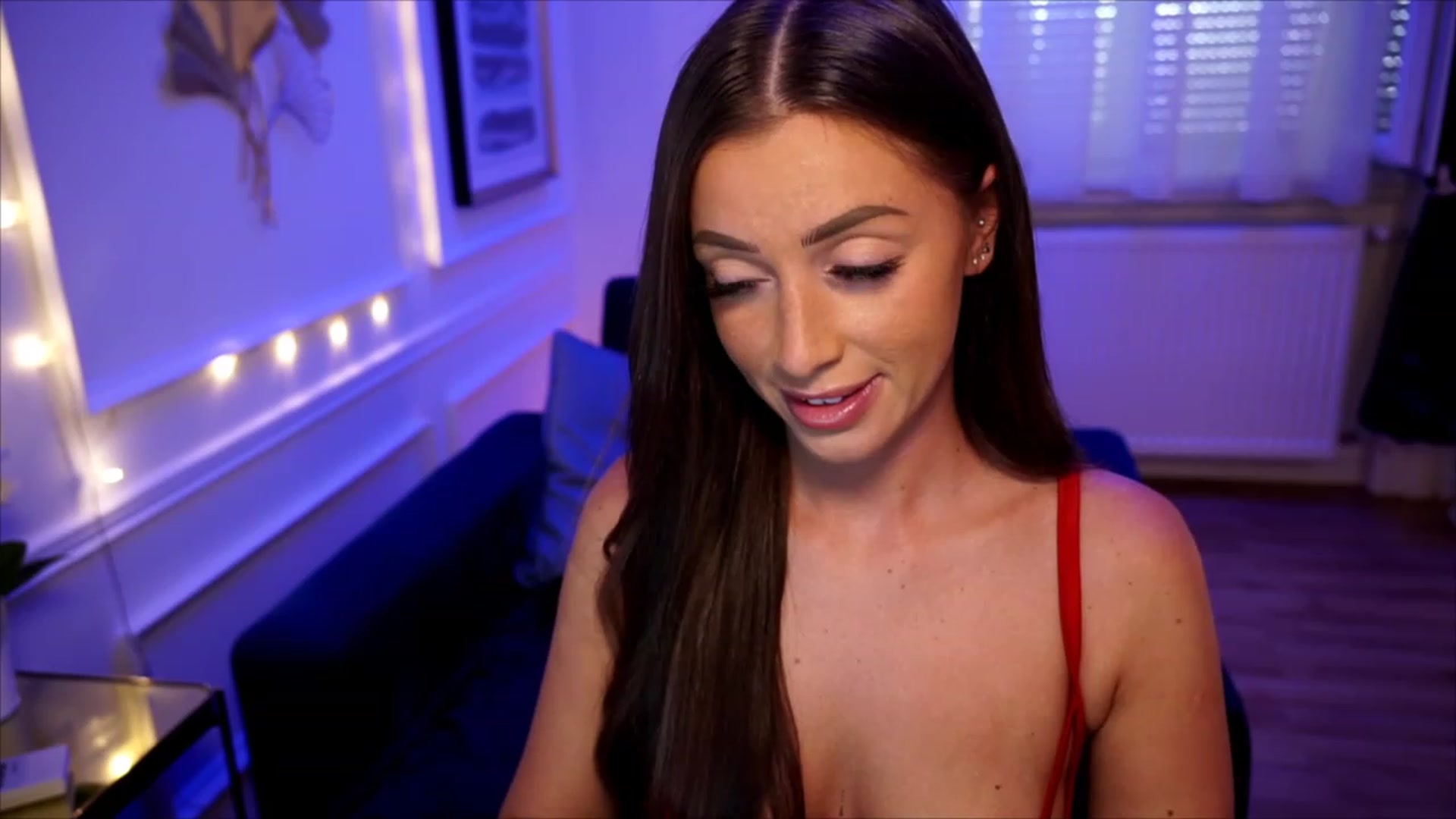 Gallery image thumbnail from emma_ruby's myfreecams stream on, 06/17/2023, 17:16 image 3 of 20