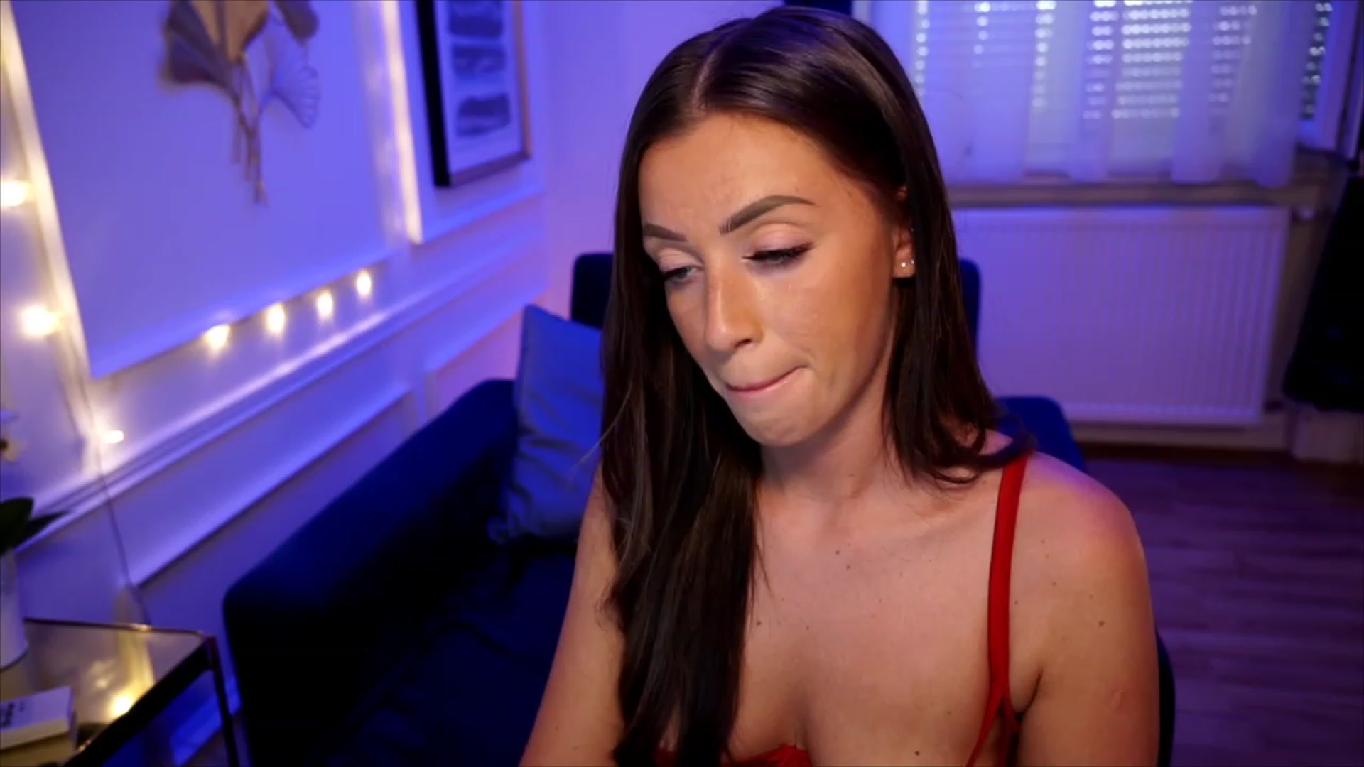 Gallery image thumbnail from emma_ruby's myfreecams stream on, 06/17/2023, 17:16 image 11 of 20