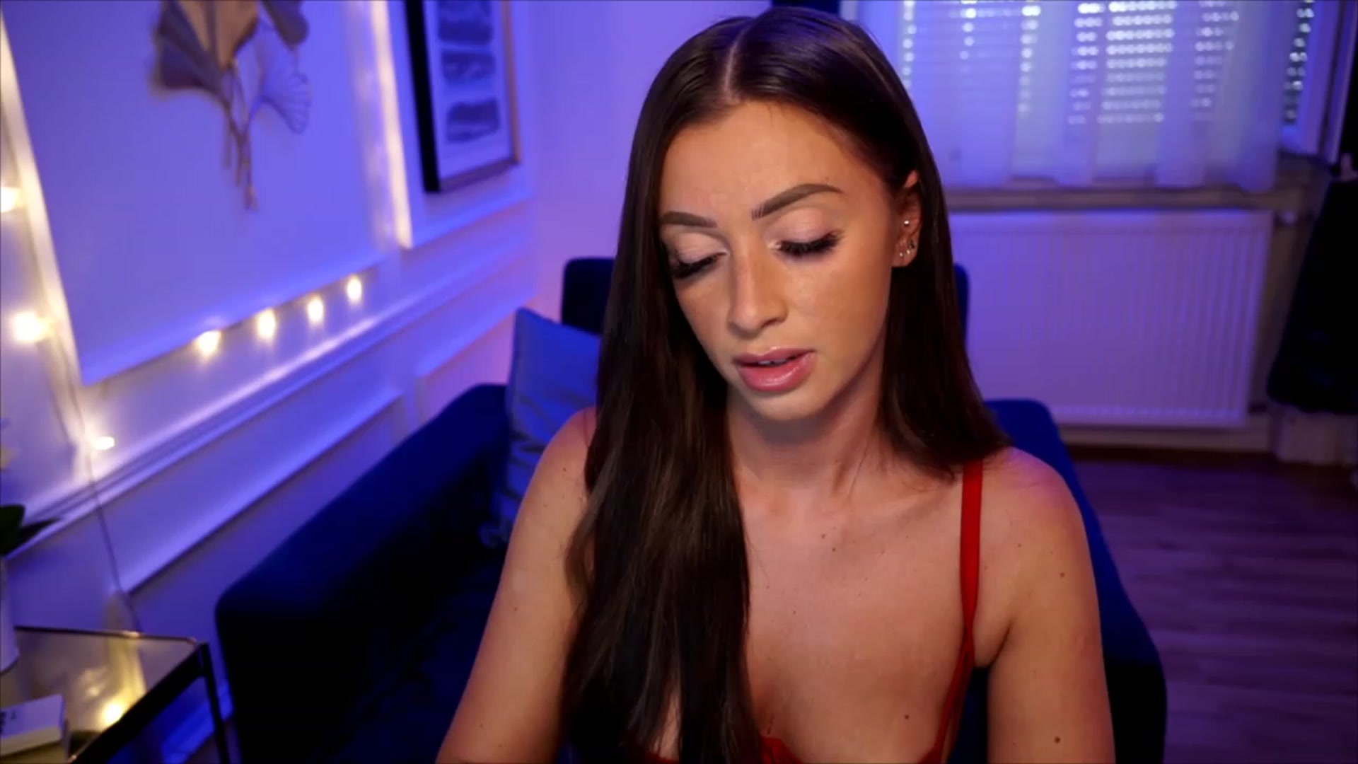 Gallery image thumbnail from emma_ruby's myfreecams stream on, 06/17/2023, 17:16 image 2 of 20