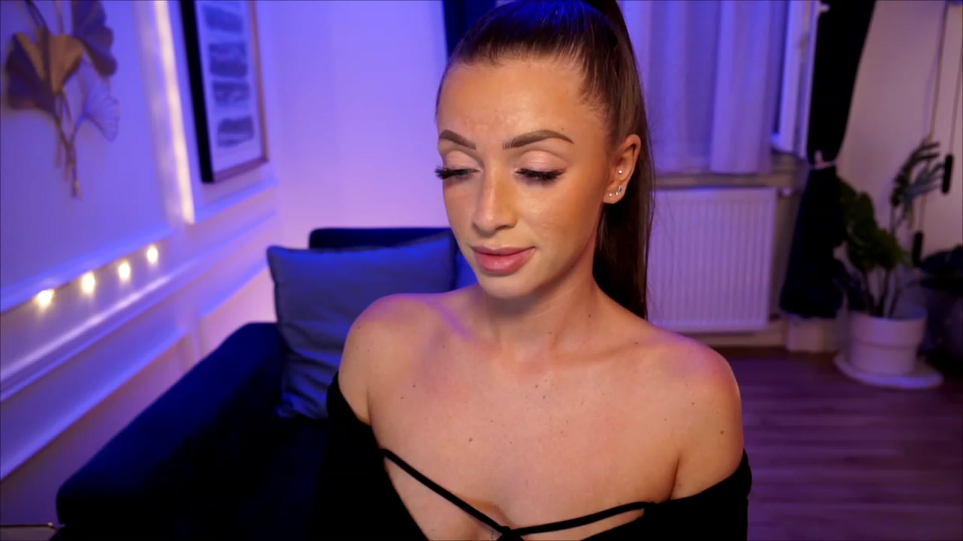 Gallery image thumbnail from emma_ruby's myfreecams stream on, 06/18/2023, 20:05 image 4 of 20