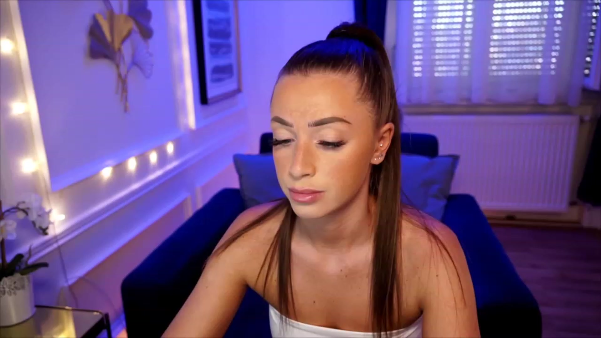 Gallery image thumbnail from emma_ruby's myfreecams stream on, 06/20/2023, 11:50 image 1 of 20